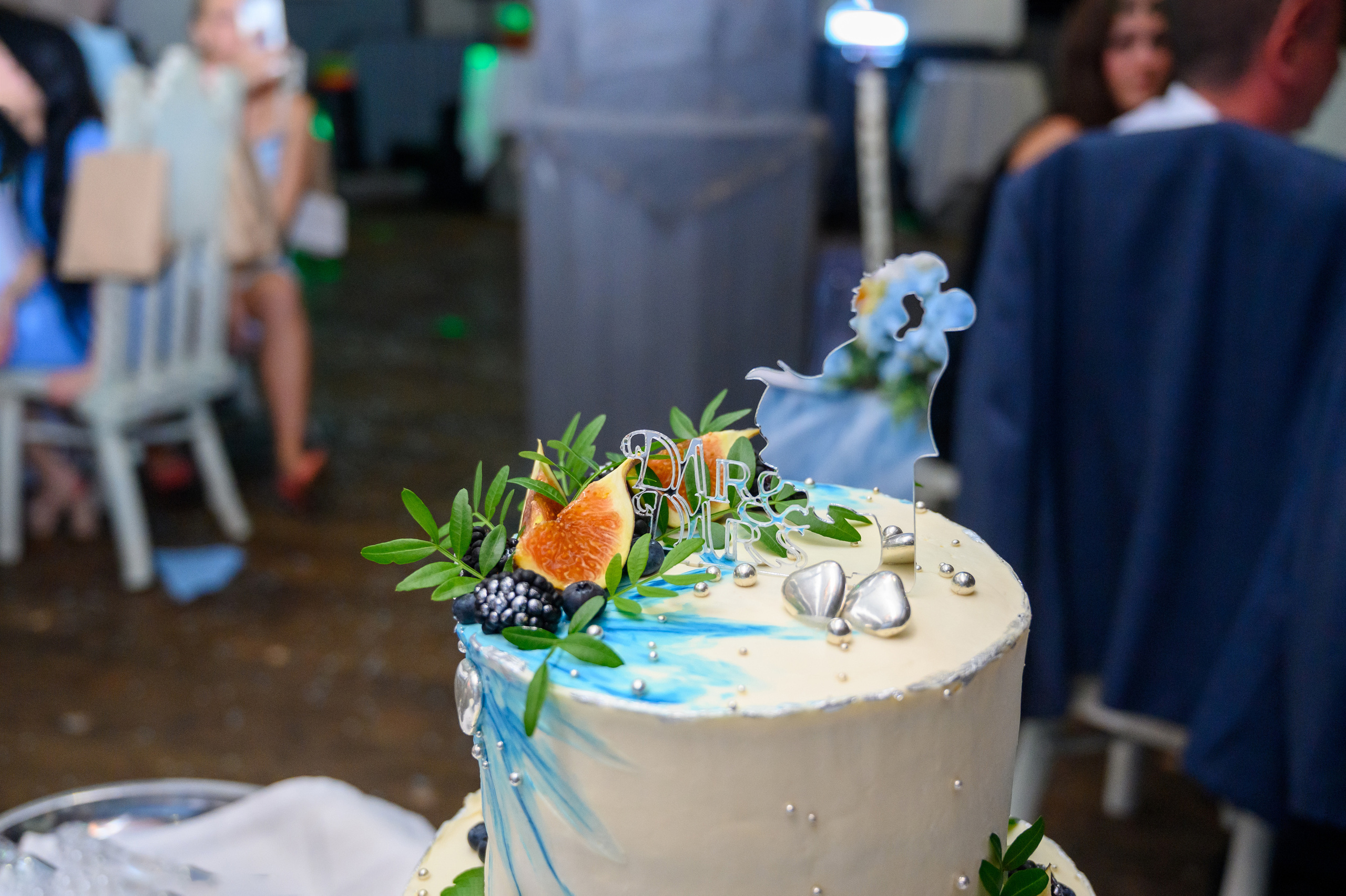 Прогулка в поле, свадьба в поле, прогулка лошади. Семейный и контент фотограф в Москве Alira