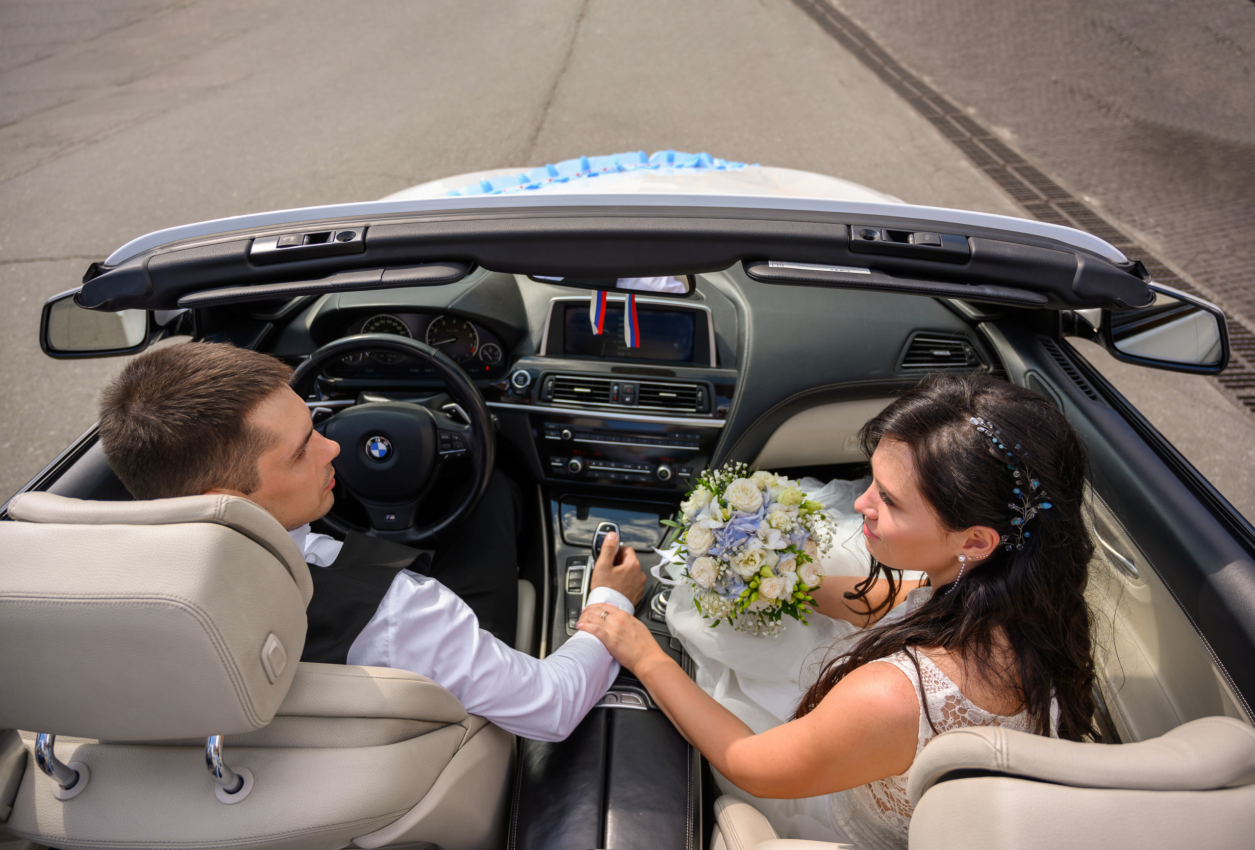 Свадьба, кабриолет В Барвихе. Семейный и контент фотограф в Москве Alira