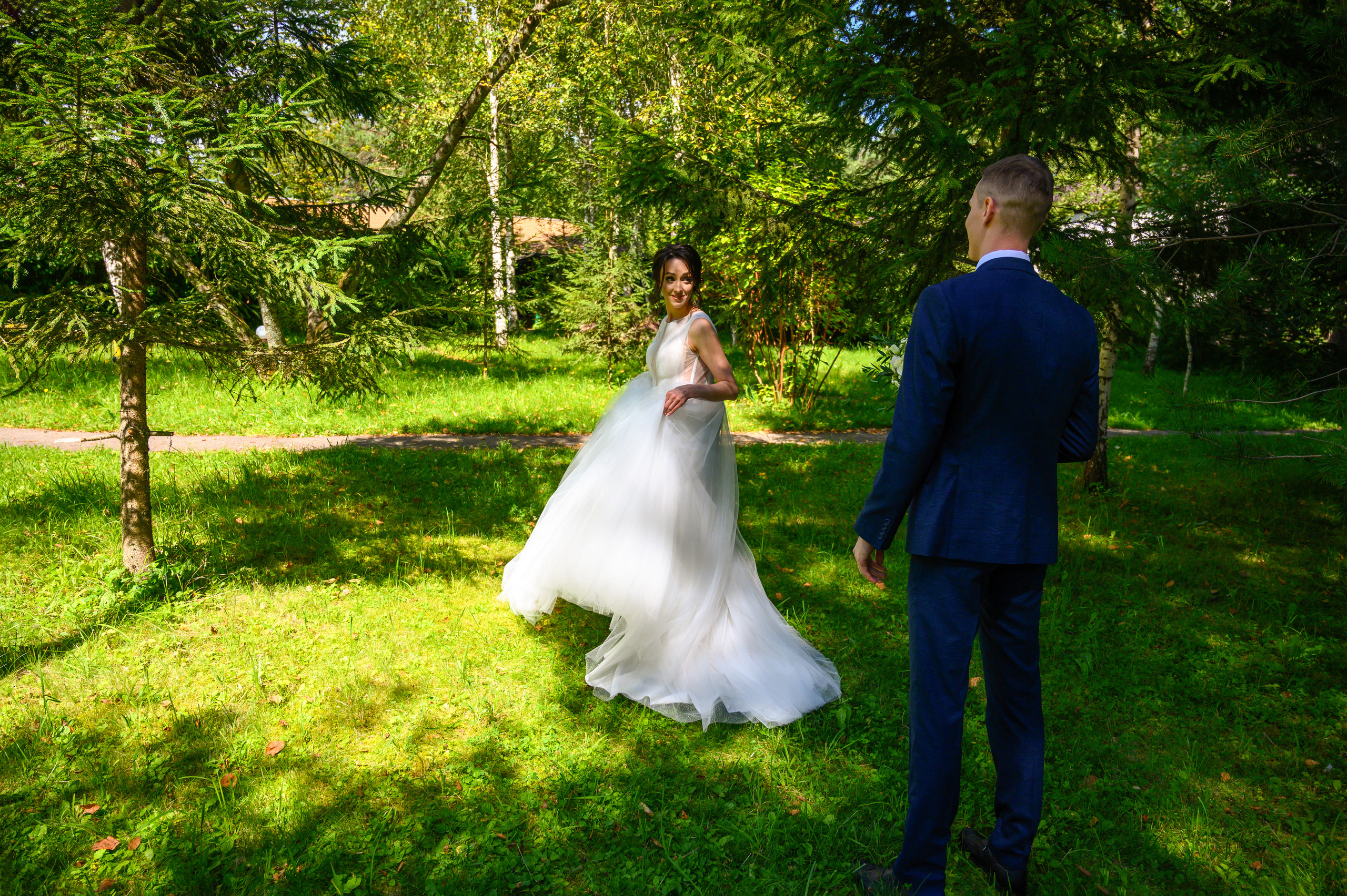 Прогулка в поле, свадьба в поле, прогулка лошади. Семейный и контент фотограф в Москве Alira