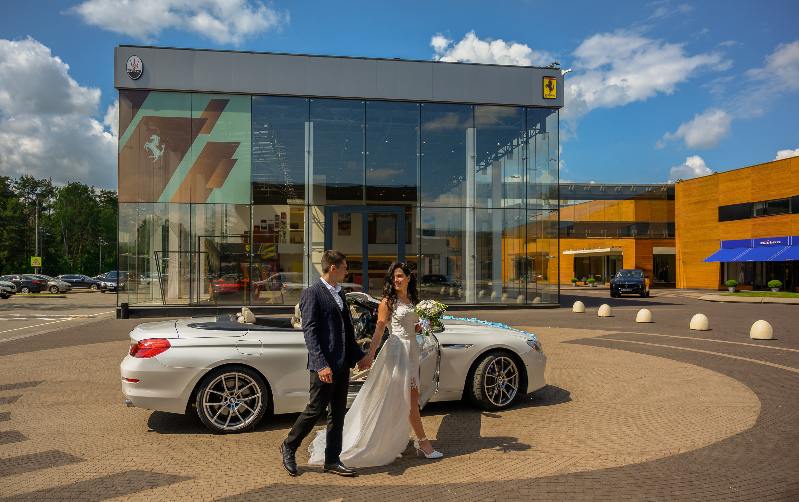 Свадьба, кабриолет В Барвихе. Семейный и контент фотограф в Москве Alira