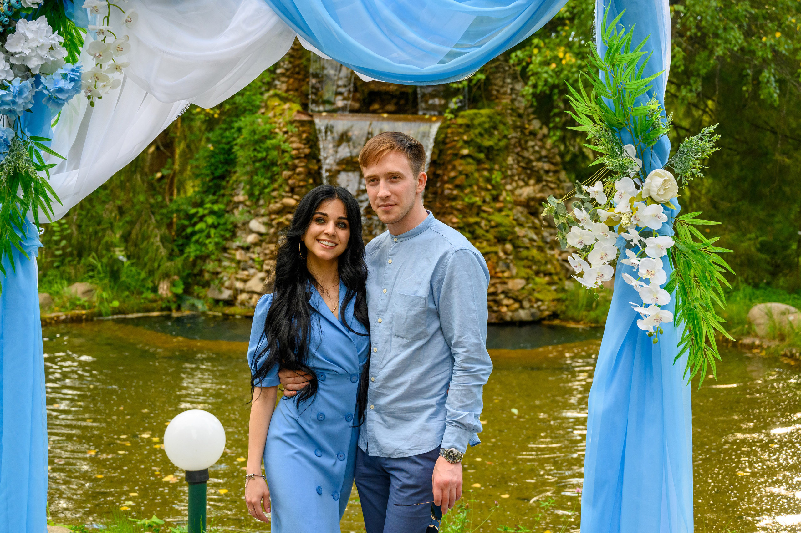 Прогулка в поле, свадьба в поле, прогулка лошади. Семейный и контент фотограф в Москве Alira