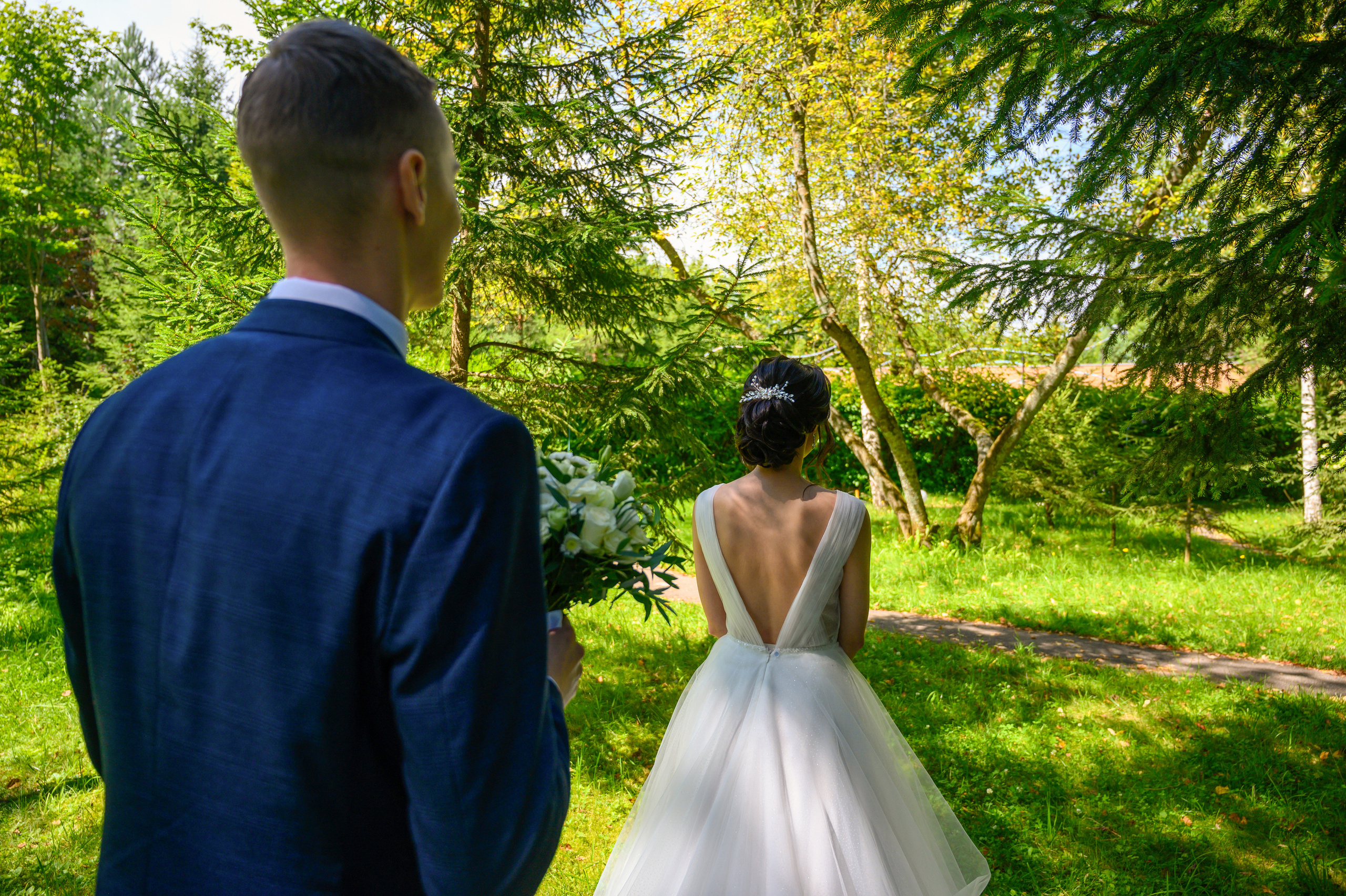 Прогулка в поле, свадьба в поле, прогулка лошади. Семейный и контент фотограф в Москве Alira