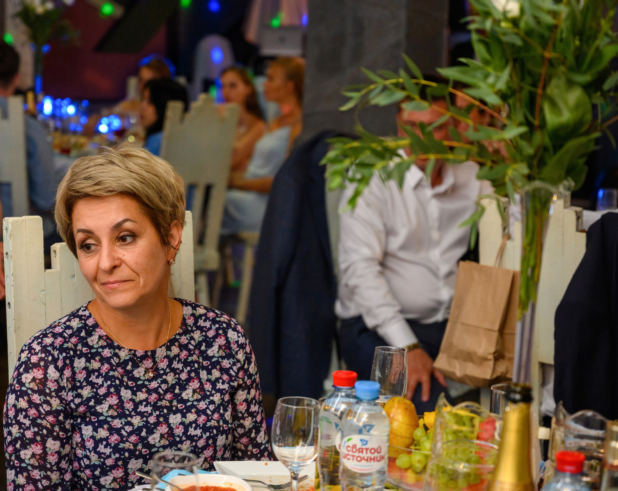 Прогулка в поле, свадьба в поле, прогулка лошади. Семейный и контент фотограф в Москве Alira