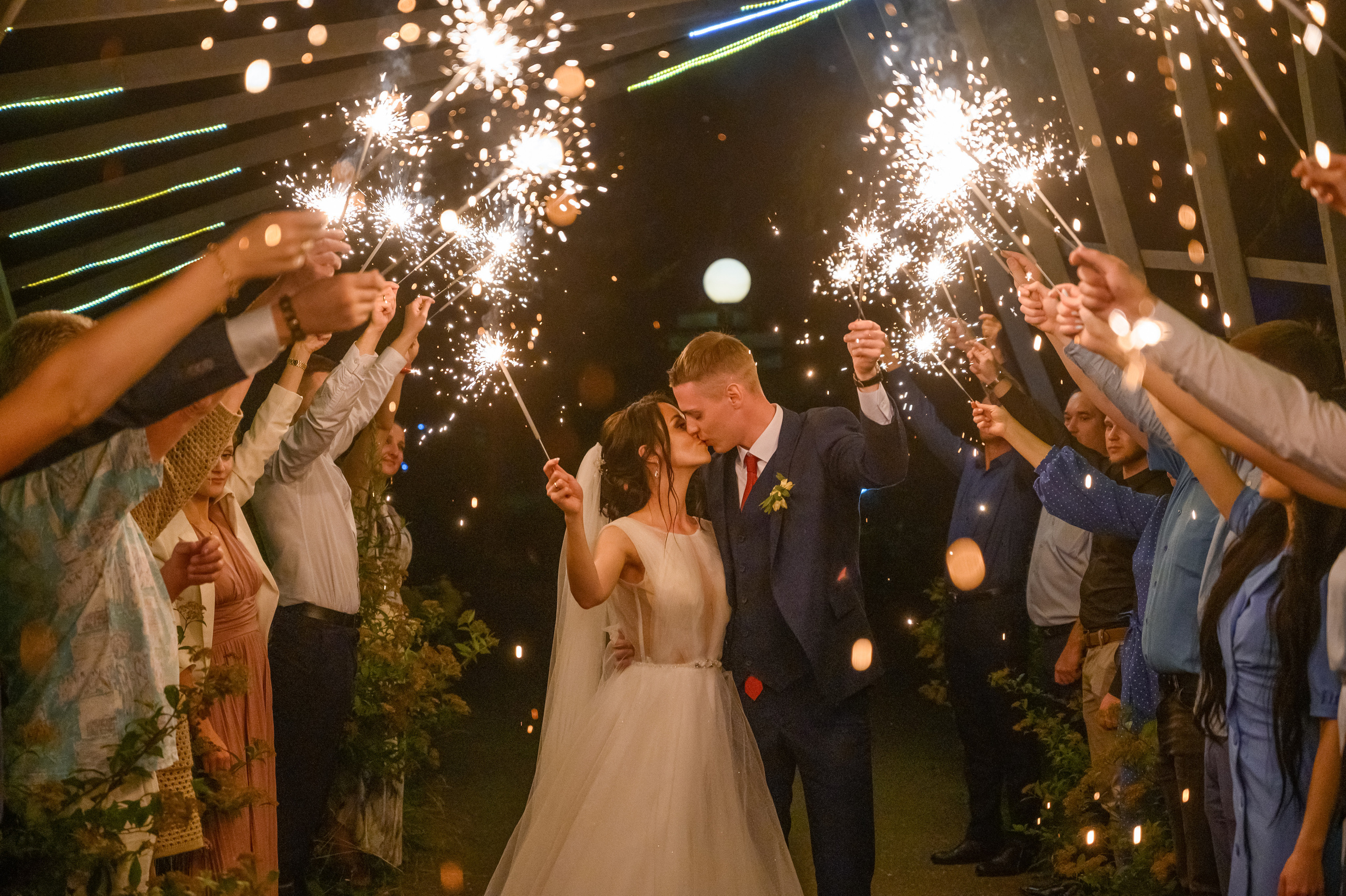 Прогулка в поле, свадьба в поле, прогулка лошади. Семейный и контент фотограф в Москве Alira