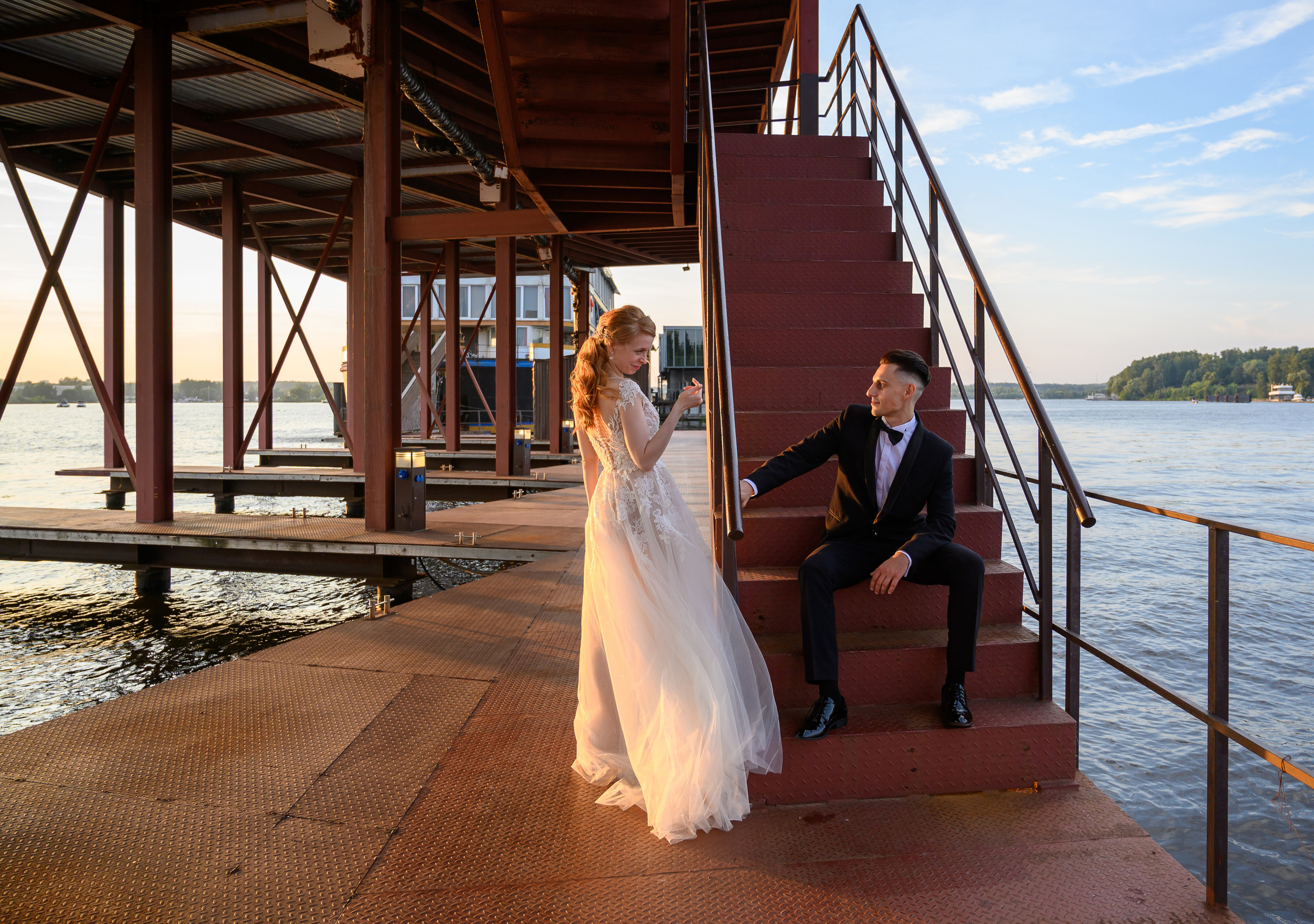 Свадьба на закате, съемка на закате. Семейный и контент фотограф в Москве Alira