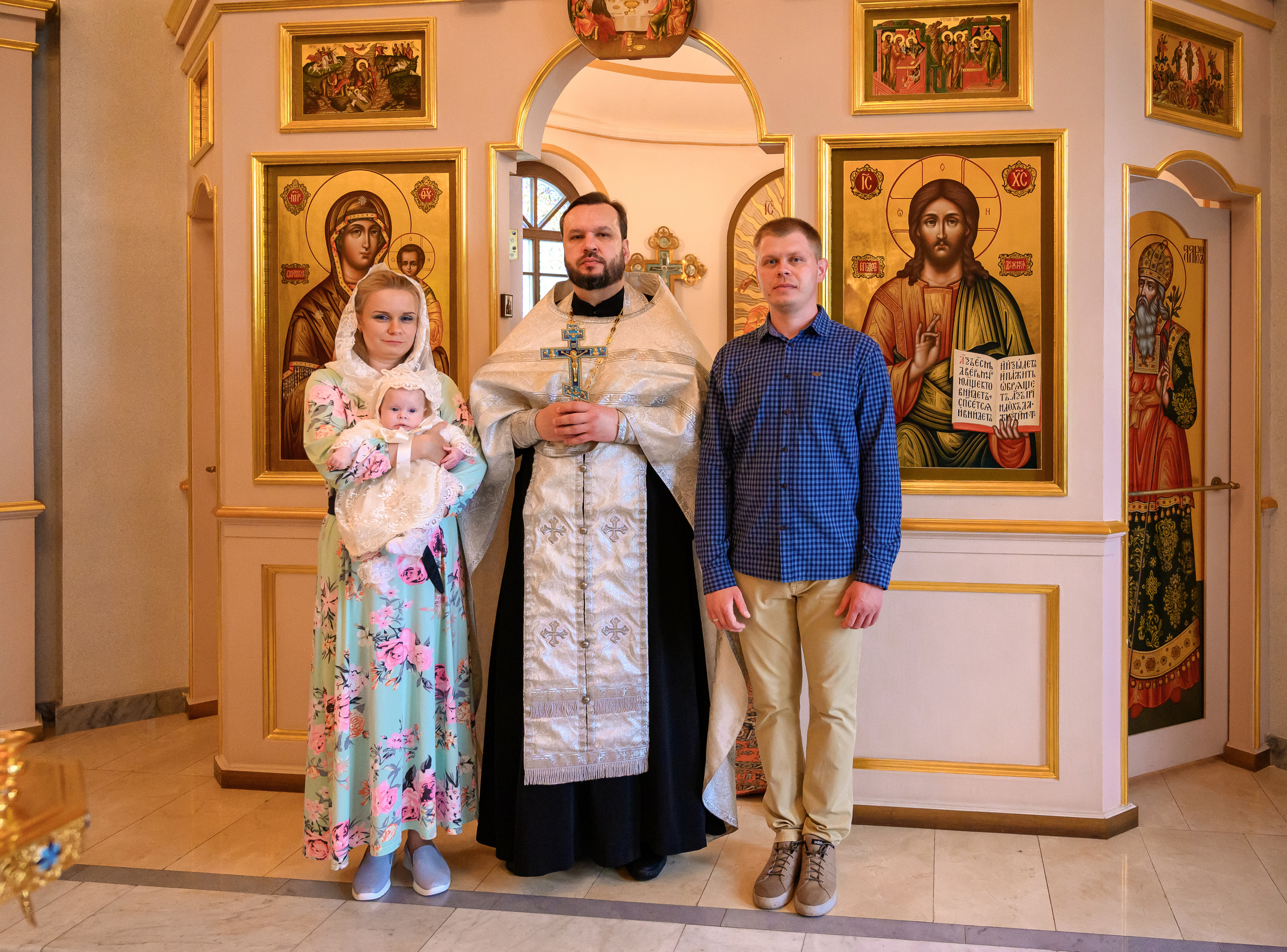 Крещение Варвары. Семейный и контент фотограф в Москве Alira