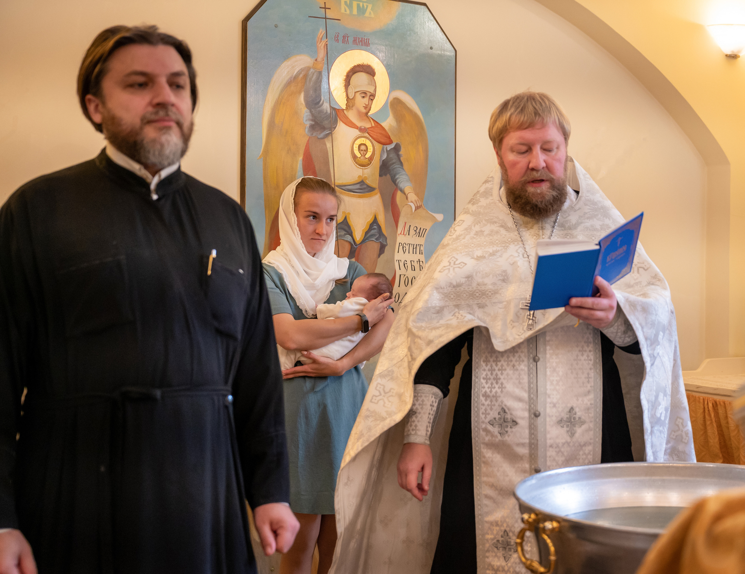 Крещение Кирилла. Семейный и контент фотограф в Москве Alira