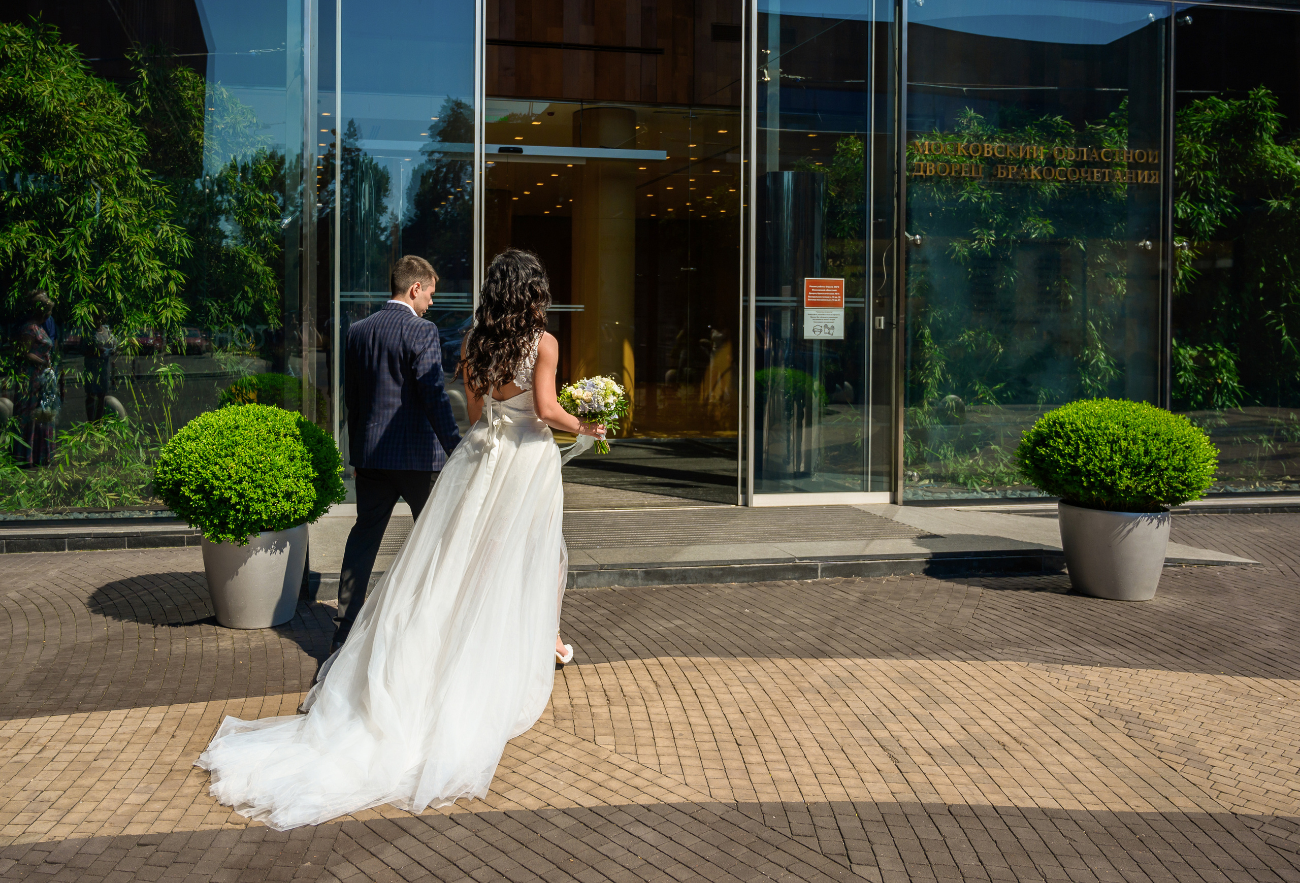 Свадьба, кабриолет В Барвихе. Семейный и контент фотограф в Москве Alira