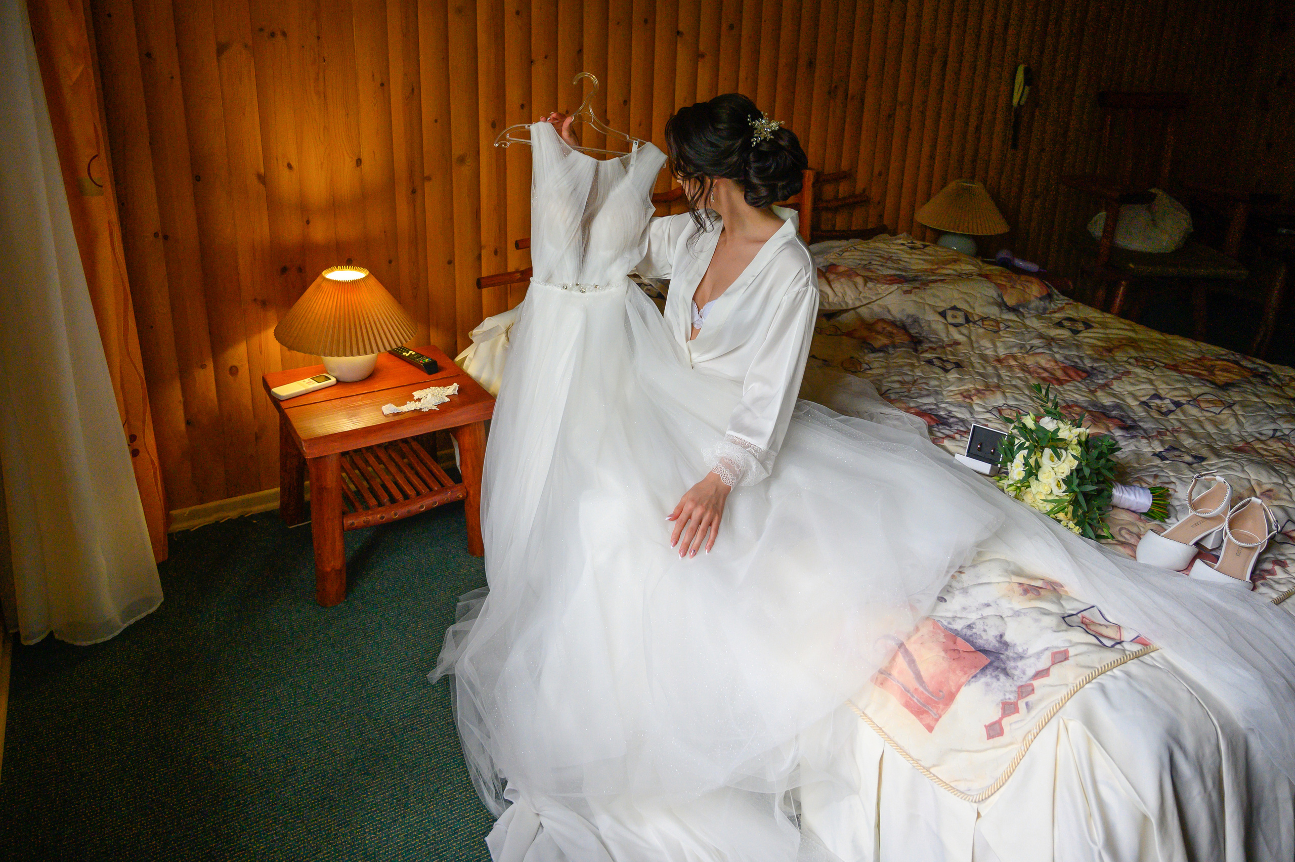 Прогулка в поле, свадьба в поле, прогулка лошади. Семейный и контент фотограф в Москве Alira