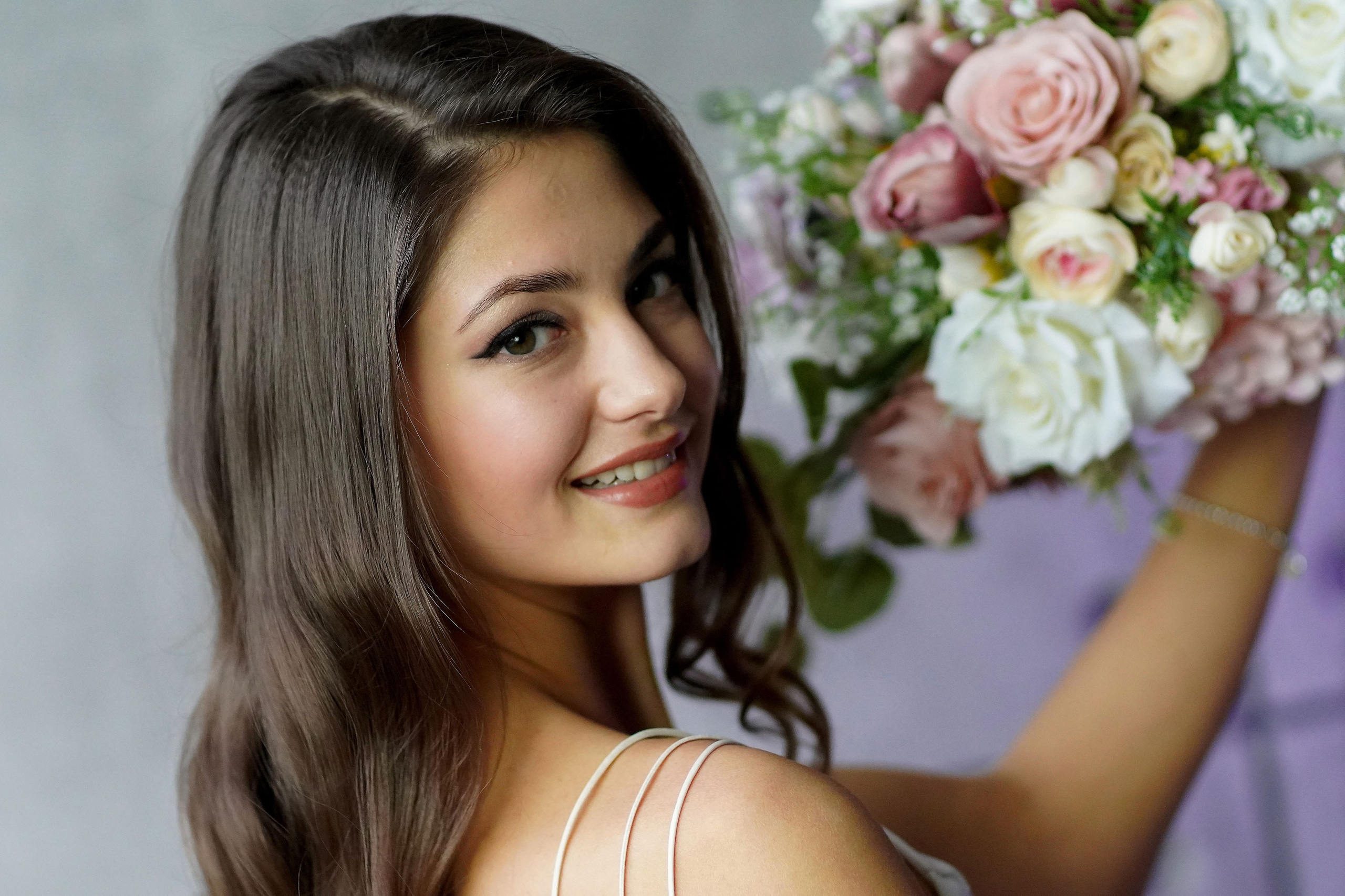 Фотограф на свадьбу Пенза цена.   Букет невесты крупным планом.Фотограф пенза свадьба цена. Фотограф пенза цена. Видеооператор пенза цена. Видеограф пенза цена. Фотограф пенза прайс.  Видеограф Пенза прайс.