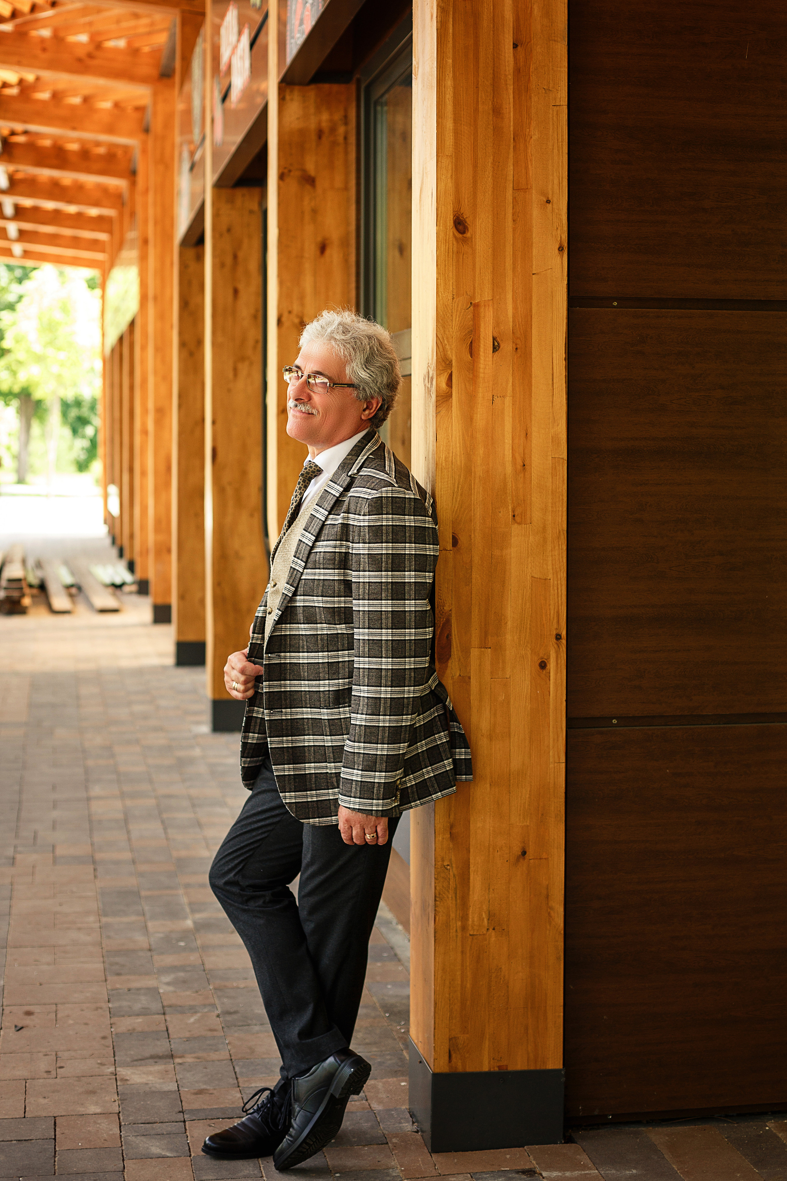 Петр профессиональный певец. Деловая и Бизнес съемка в  Москве Инесса Грушко