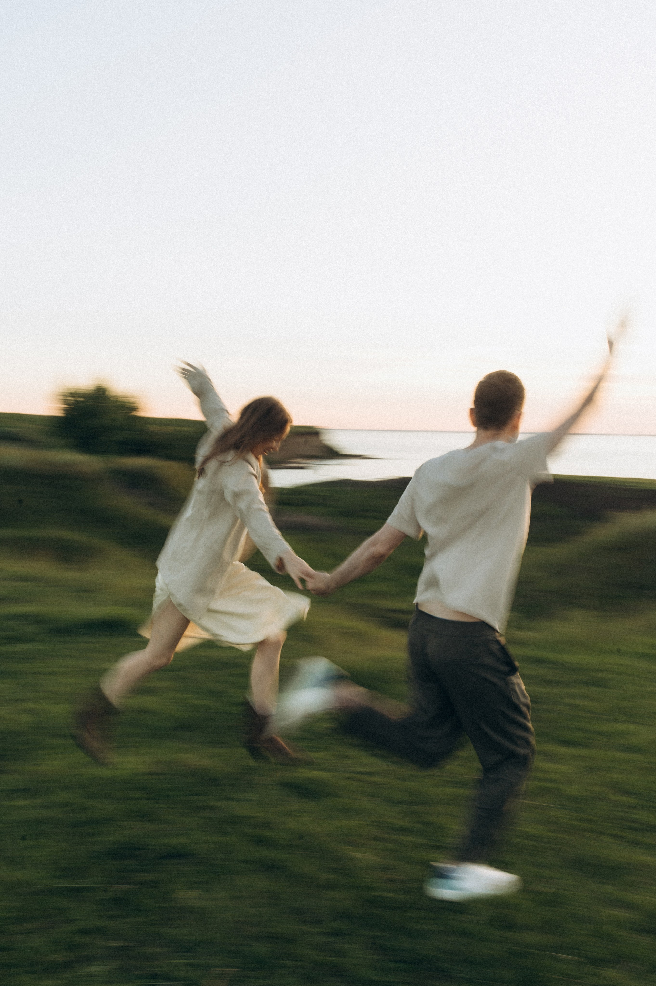Фотосессия love story на берегу. Семейный фотограф в Новосибирске Женя Индрикова