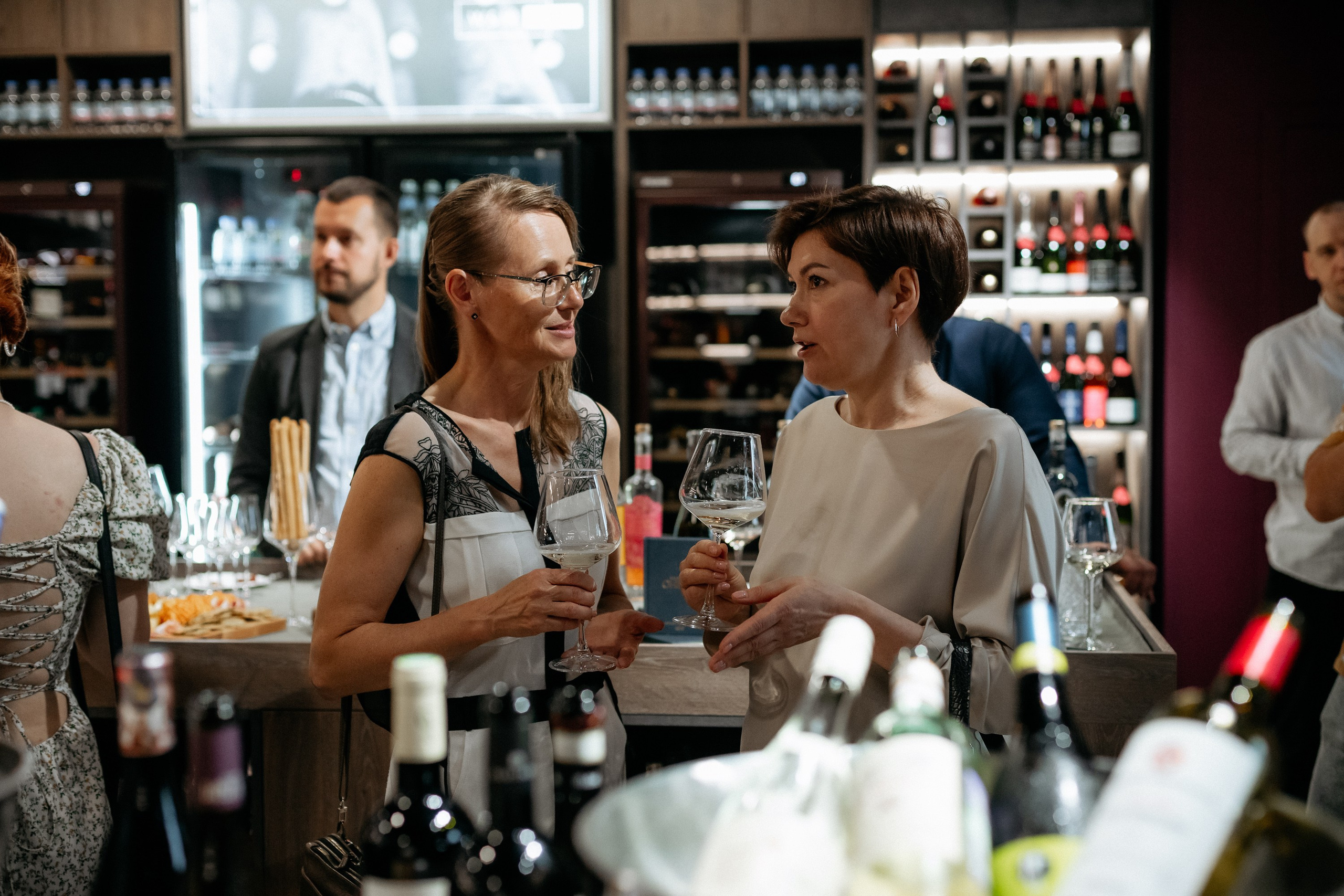 BY SIMPLE ВИНОТЕКА — ОТКРЫТИЕ. СВОИ. ФОТООТЧЕТЫ-СОБЫТИЯ-МЕСТА