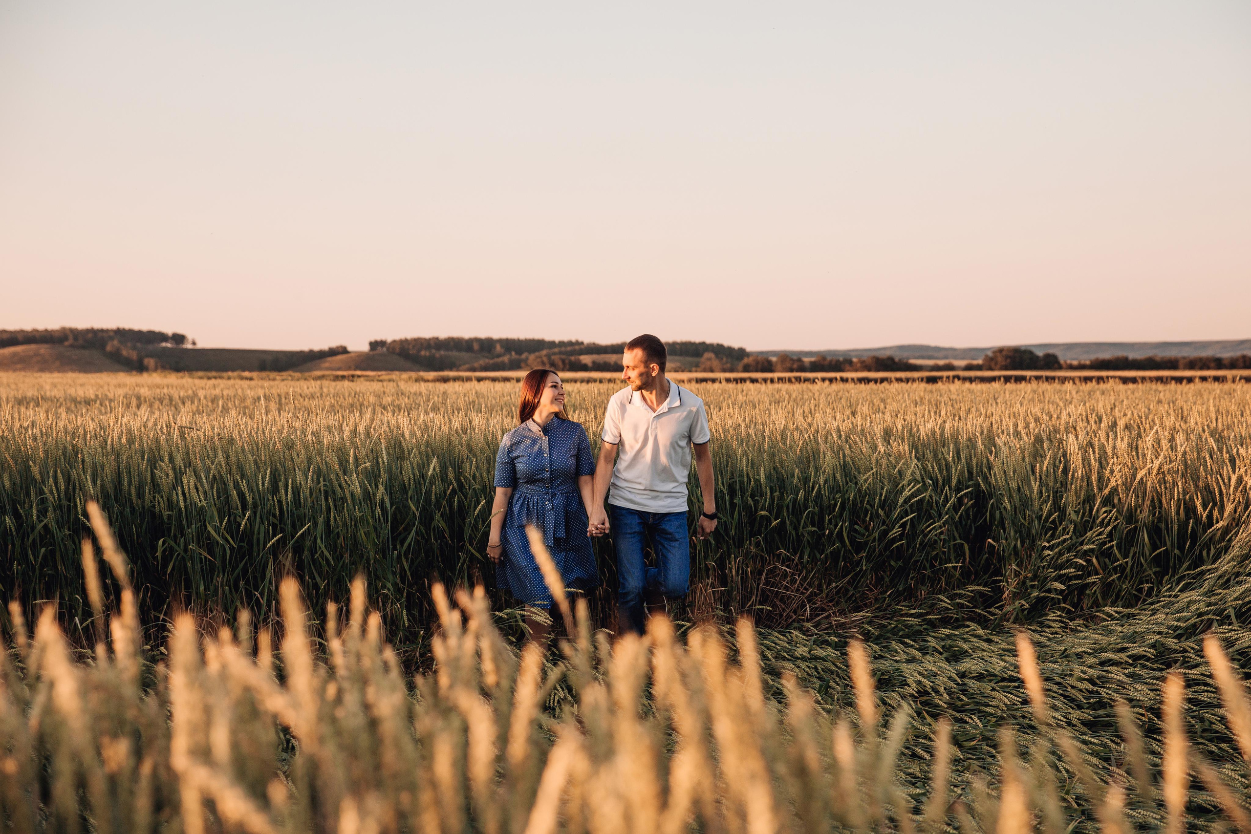 В поле. Марина Соколова. Контентный и семейный фотограф г. Красноярск
