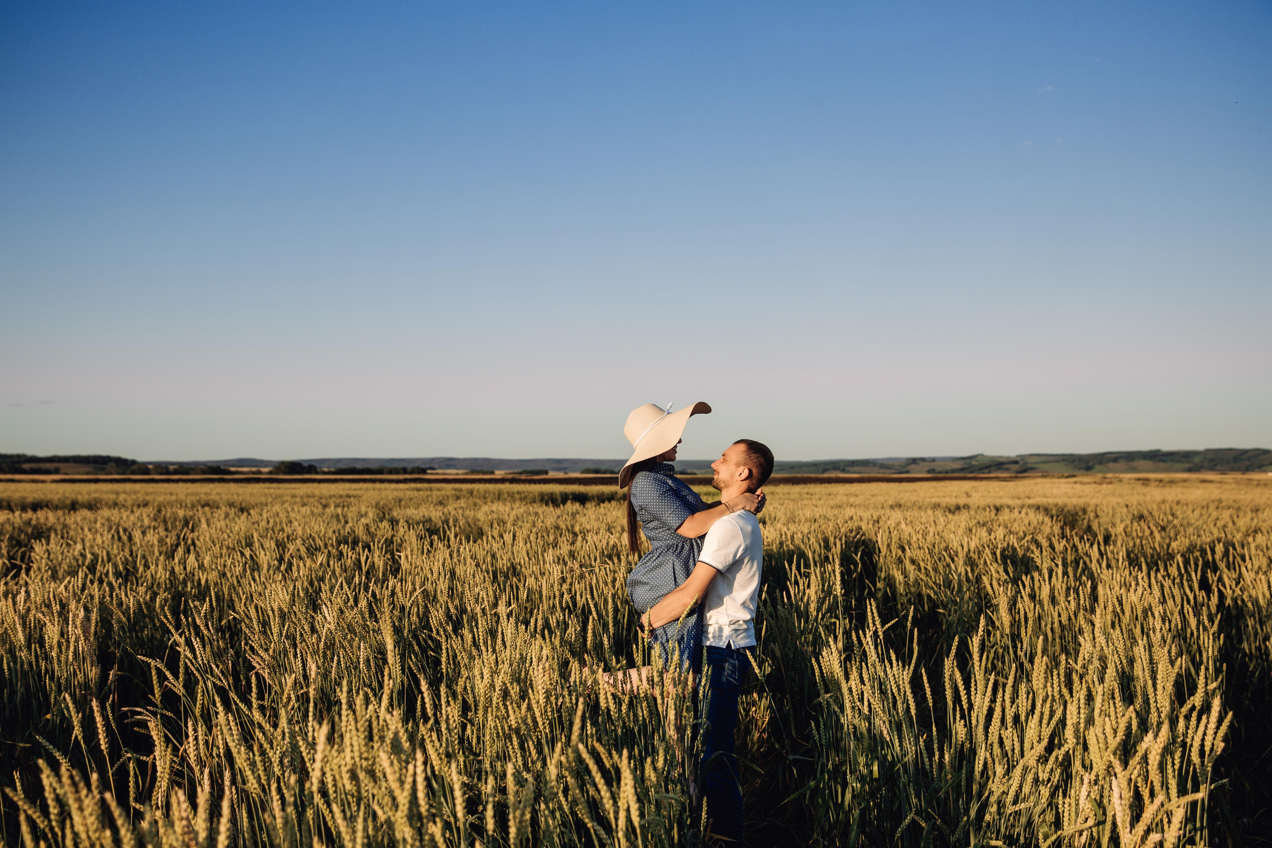 В поле. Марина Соколова. Контентный и семейный фотограф г. Красноярск