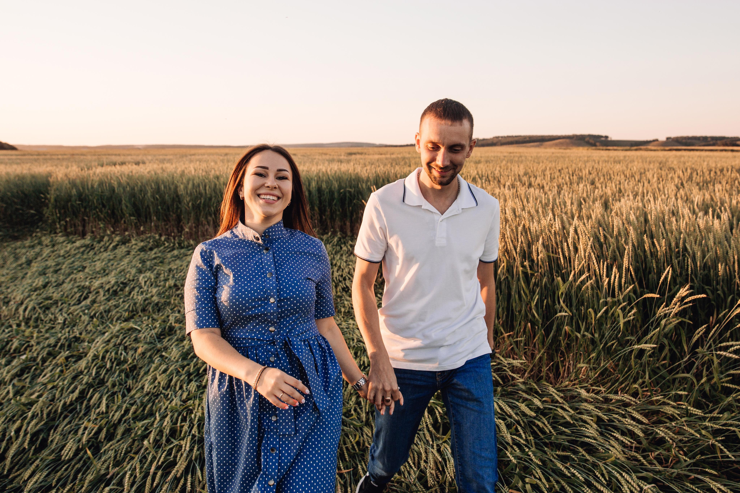 В поле. Марина Соколова. Контентный и семейный фотограф г. Красноярск