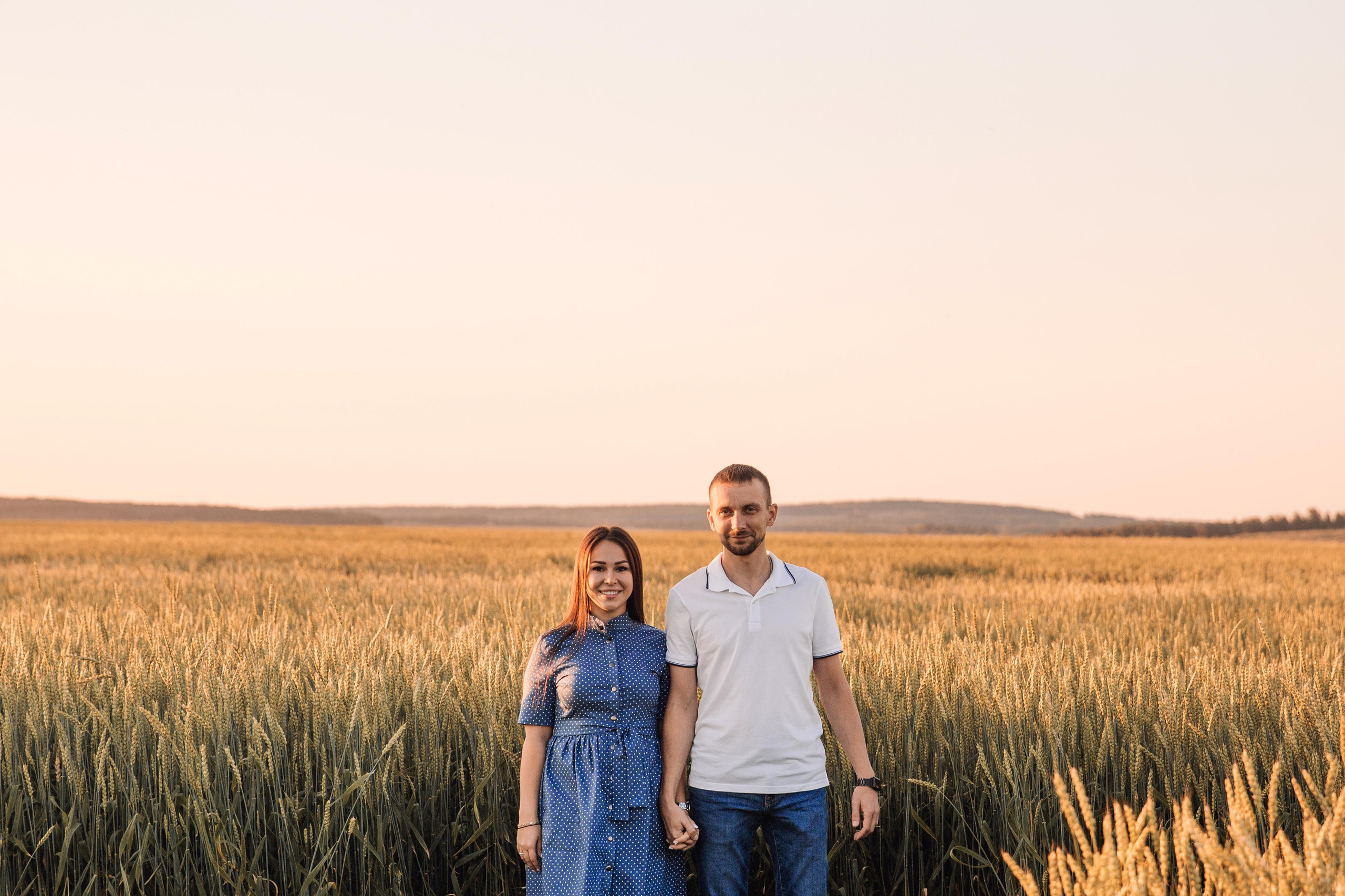 В поле. Марина Соколова. Контентный и семейный фотограф г. Красноярск