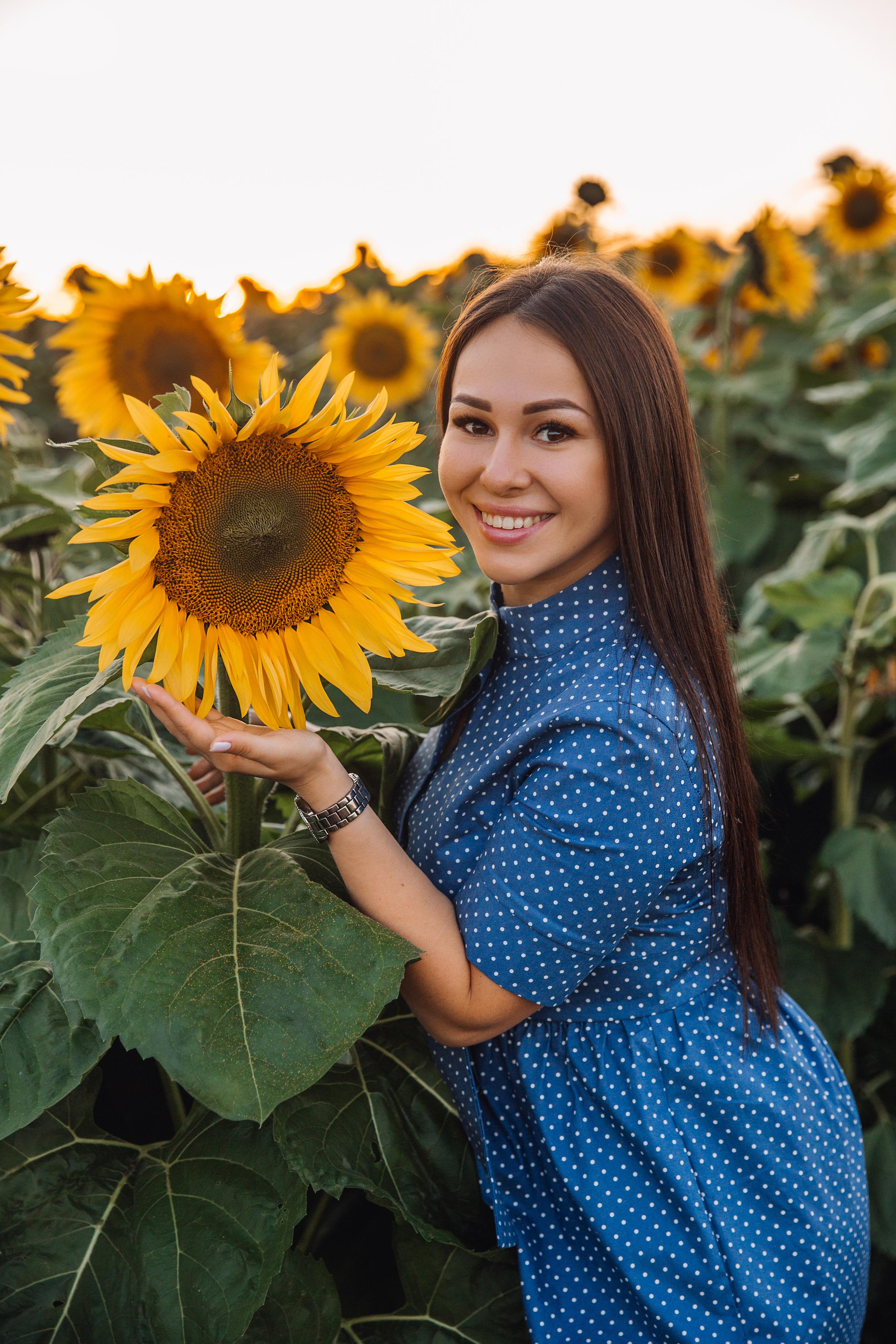 В поле. Марина Соколова. Контентный и семейный фотограф г. Красноярск