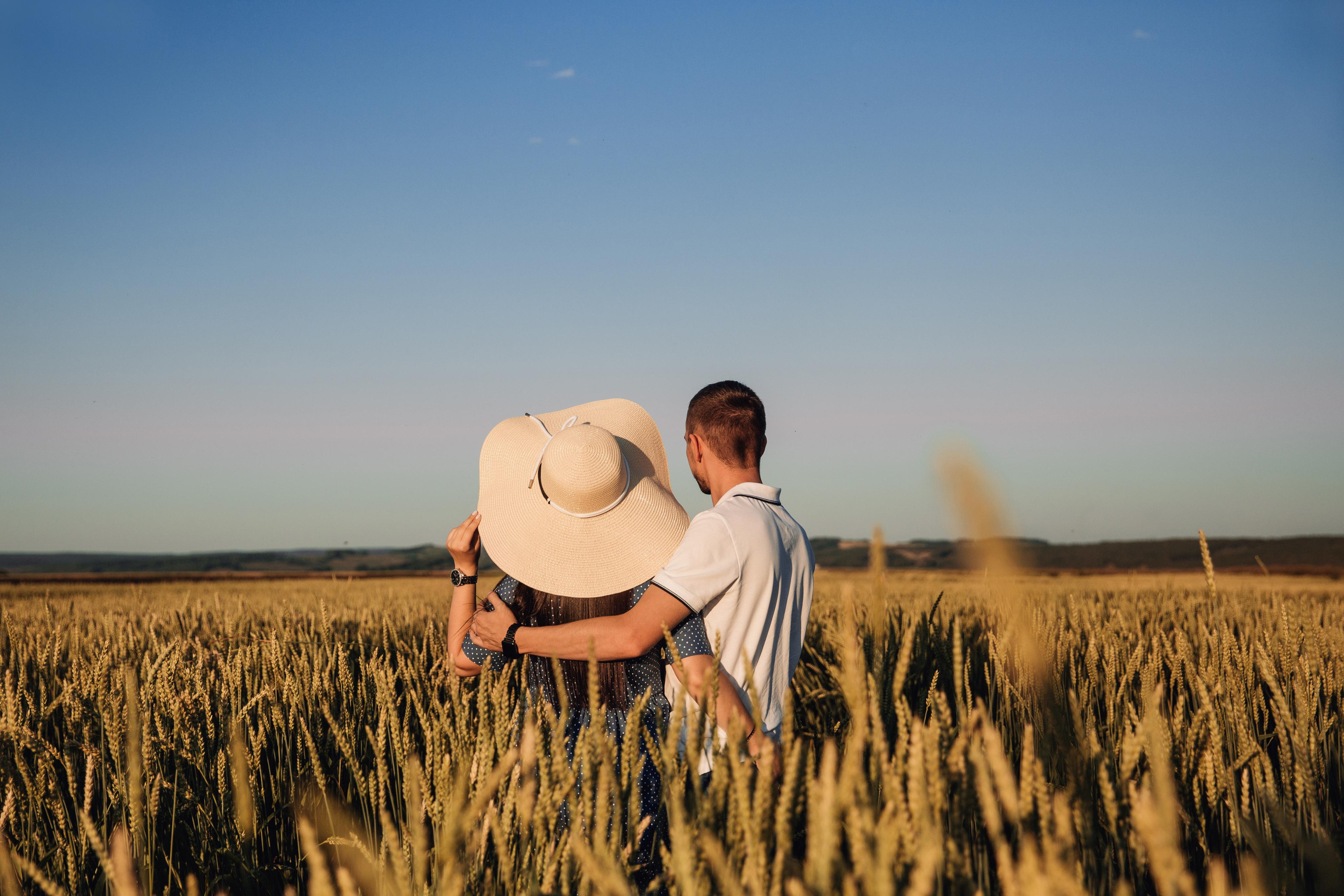 В поле. Марина Соколова. Контентный и семейный фотограф г. Красноярск