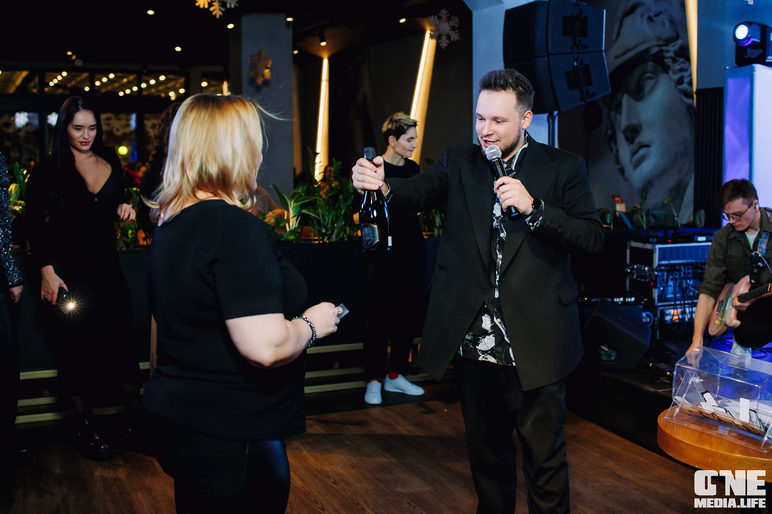 Клубный концерт в El Greco: Братья Грим. One Media Life: фоторепортажи, фотоотчеты с мероприятий и заведений