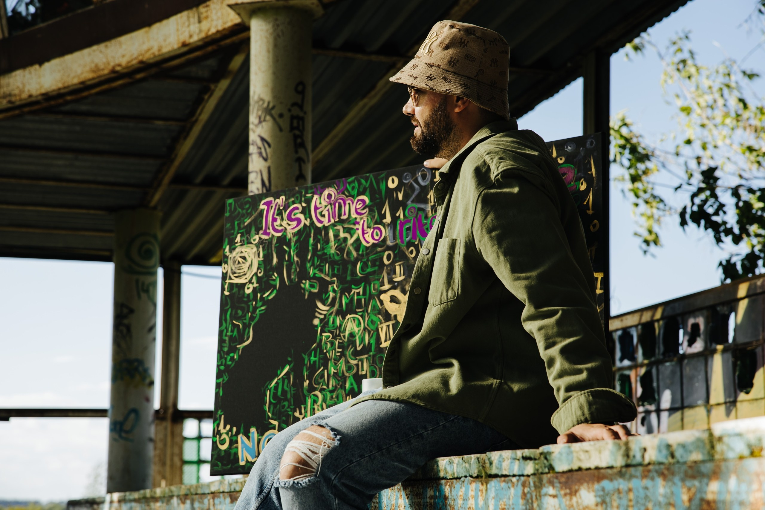 Выставка izteni, купить картину, картина в интерьер, абстракция, флуоресцент, картина с подсветкой, художник, картина в лофт, картина в ресторан, картина в бар, необычные картины, картина акрилом, картина подарок, оригинальный подарок, оригинальная картина, дизайн интерьера картина, izteni, современная живопись, музей картина, подарок на день рождения, подарок на новый год, сюрреализм, смешанная техника, экспериментальная живопись, картина с подсветкой, ультрафиолет картина, современное искусство  