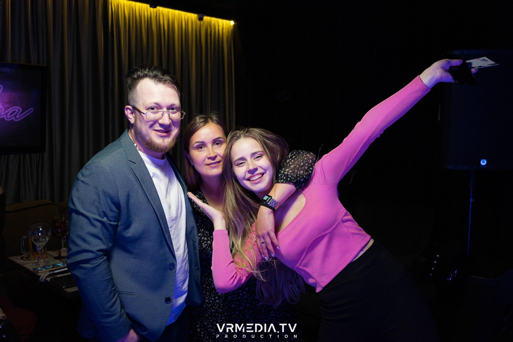 Dance в караоке-баре «Volna»