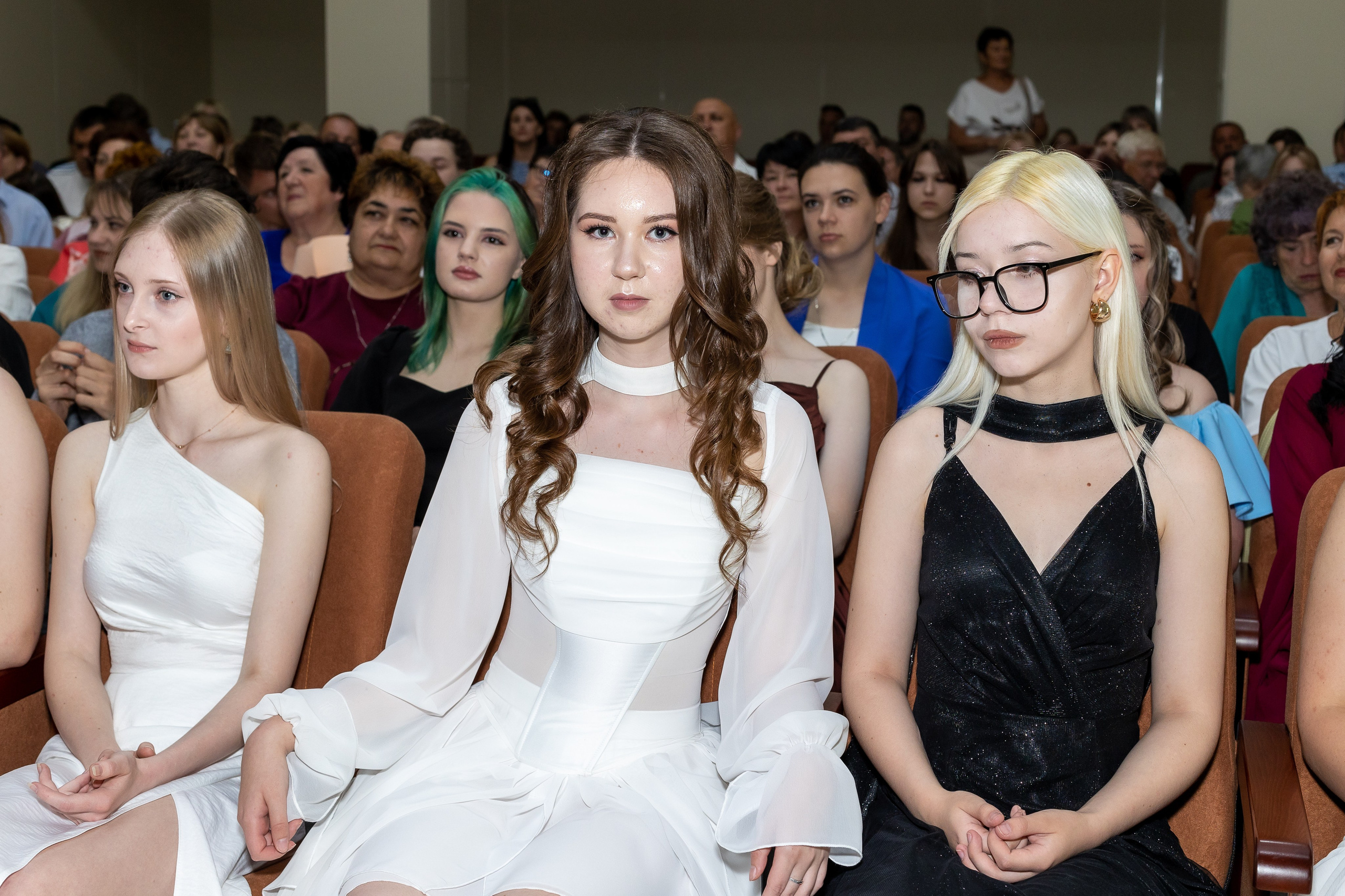 Вручение аттестата 2025. Выпускные альбомы Майкоп, Краснодар Елена Золотарева