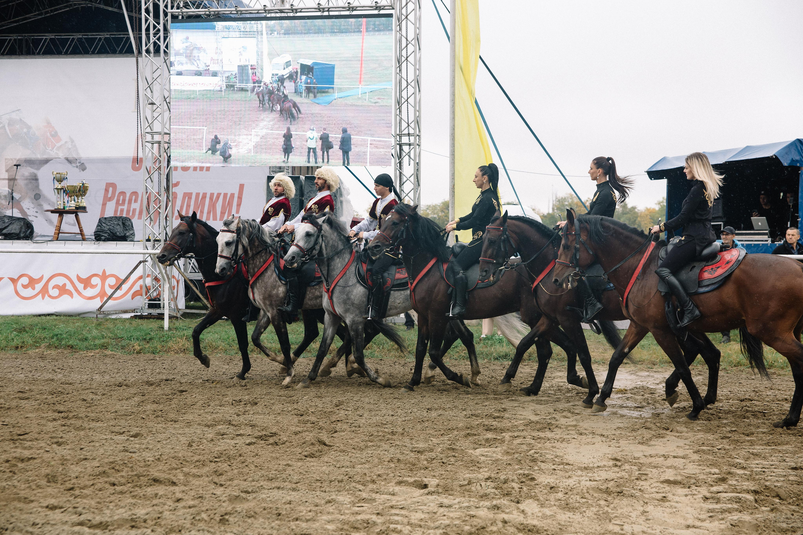 День Республики Адыгея 2022 | Скачки. Семейный и свадебный фотограф в Майкопе Михаил Мартиросян