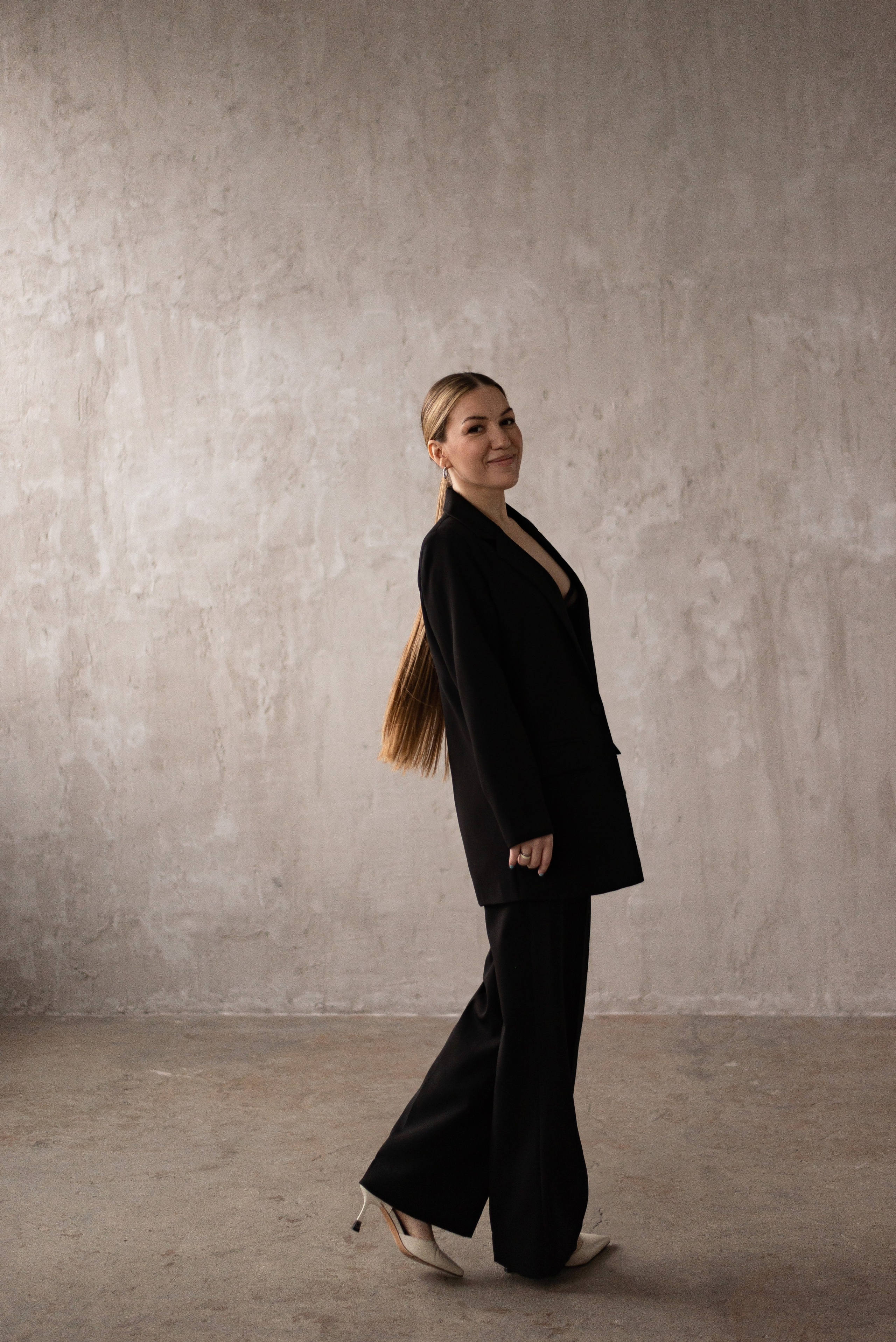 Смотреть серию. ЖЕНСКИЙ ФОТОГРАФ КРИСТИНА ВИГЕЛЬ