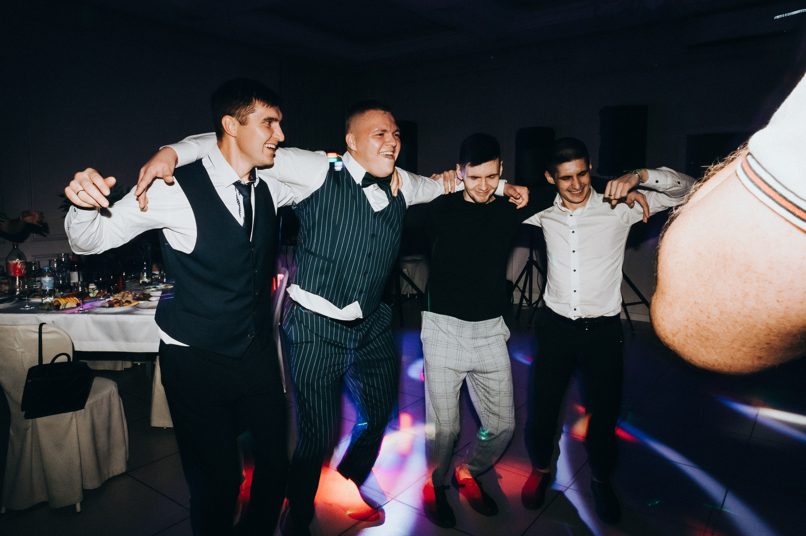 Свадебные фотографии. Фотограф в Барнауле Дарья Бутурлакина. Люби.Цени.Касайся