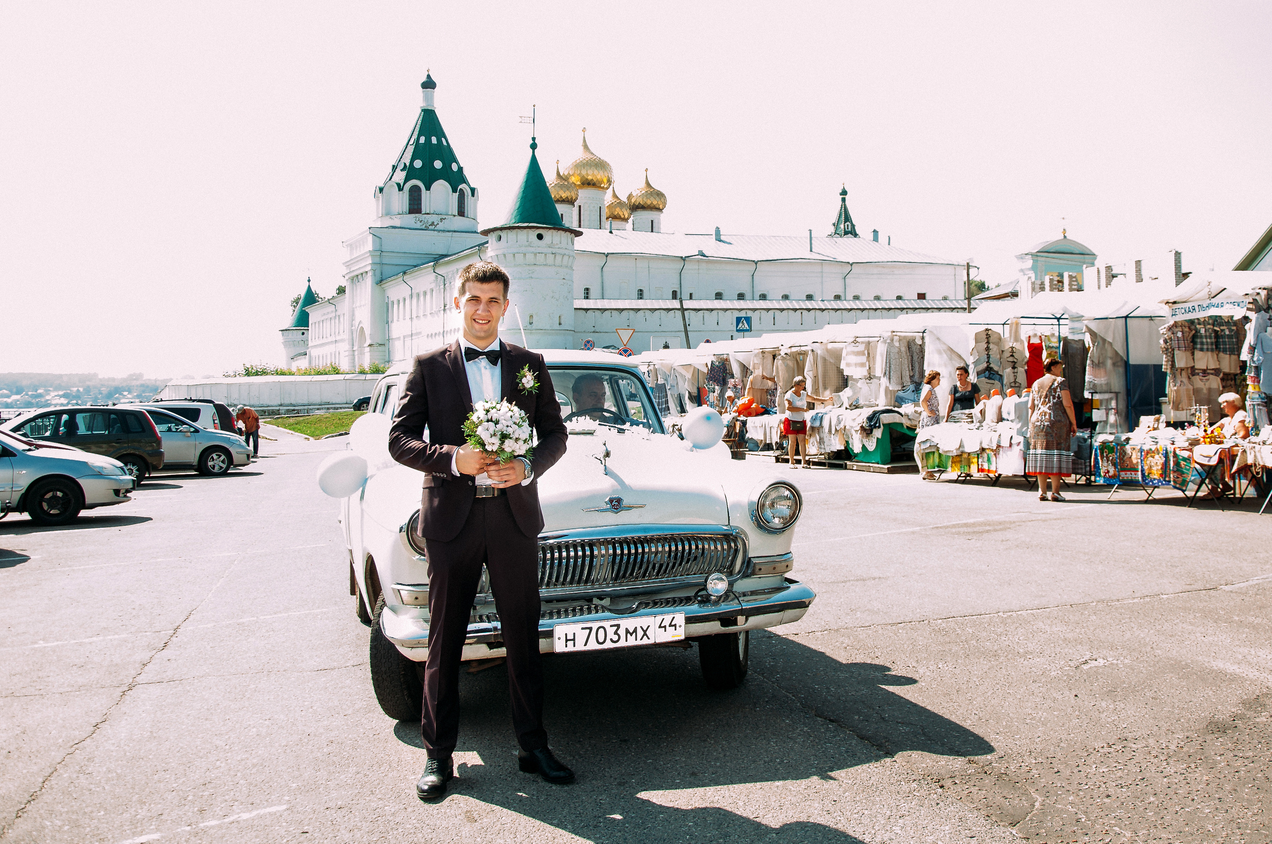 Вероника и Владимир. Прокат Аренда ретро автомобилей Волга ГАЗ 21  Кострома