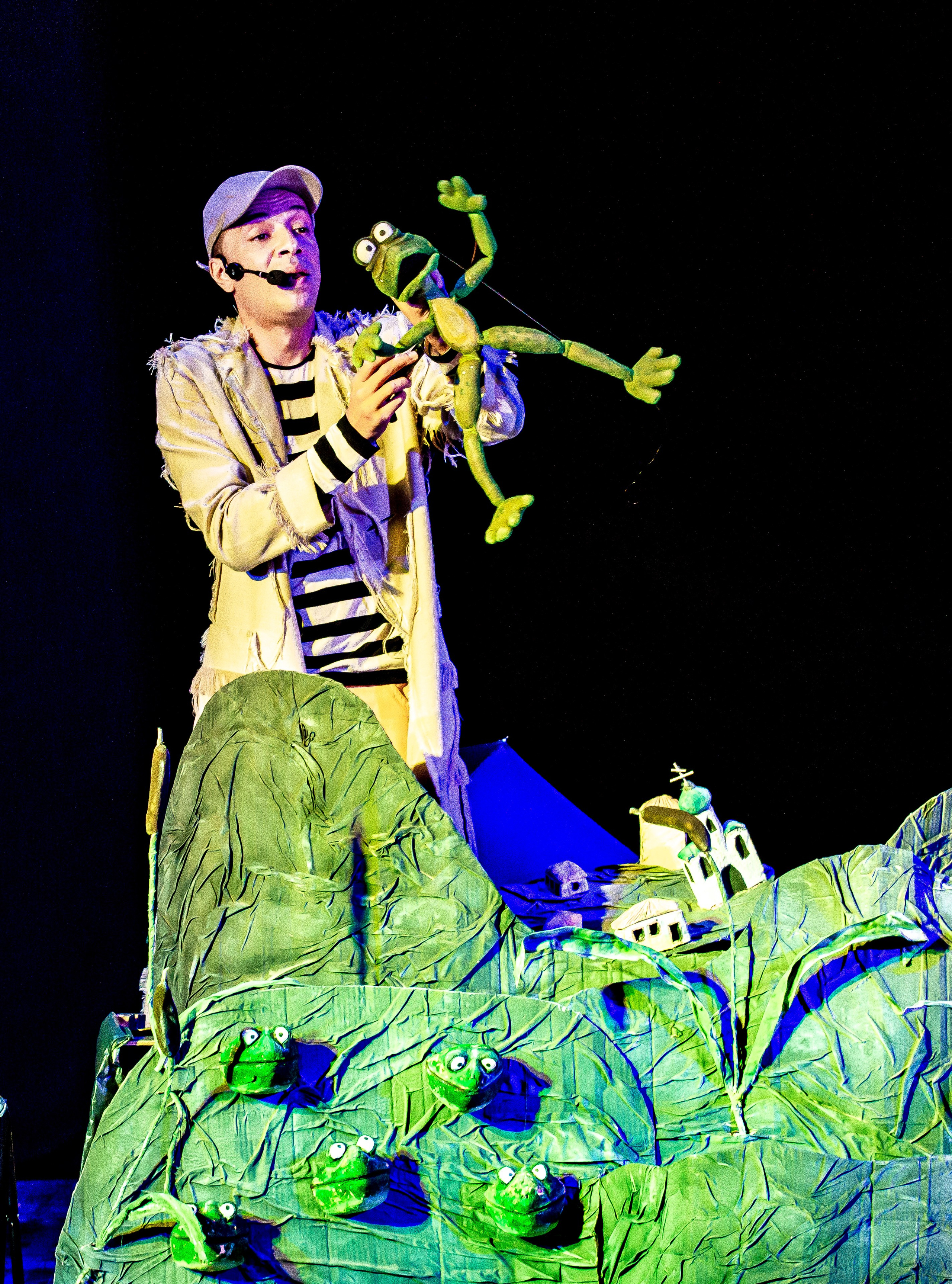 Спектакль театра Саквояж Лягушка путешествиница. Фотограф в Сочи Юрий Шептаев