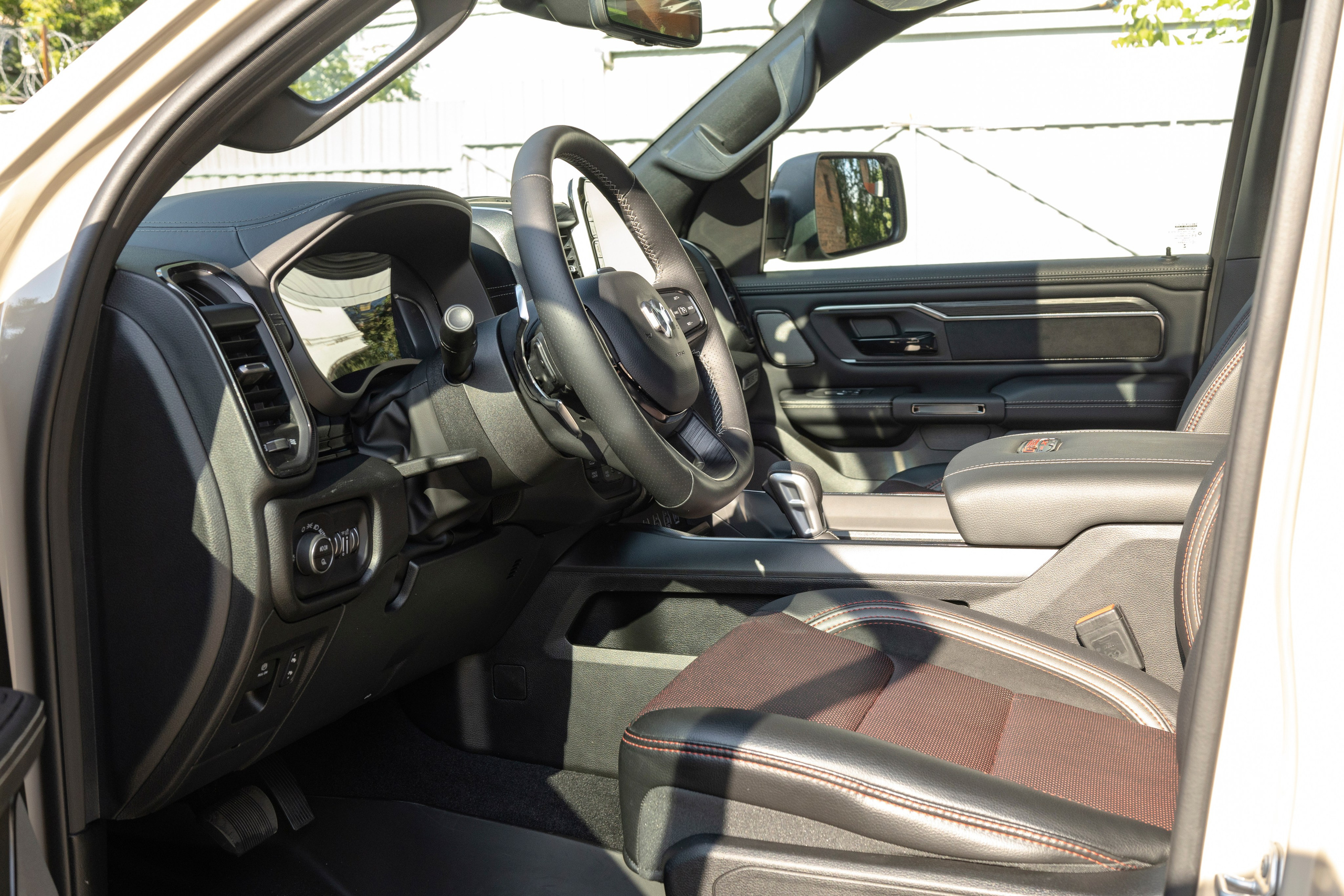 Фотосессия с мотоциклами и автомобилями. Предметный фотограф в Москве и Московской области