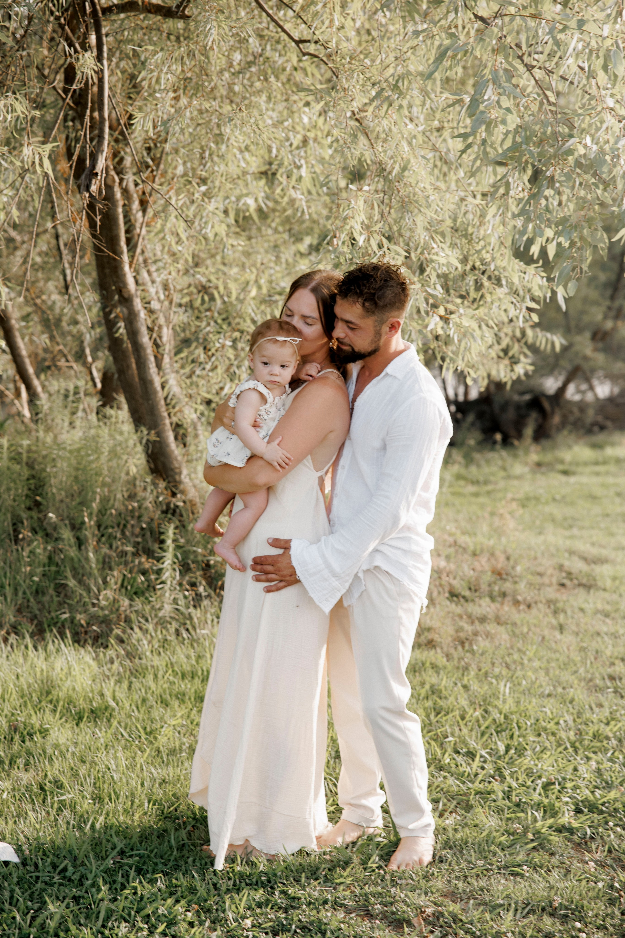 Family photoshoot inside the park. Главная