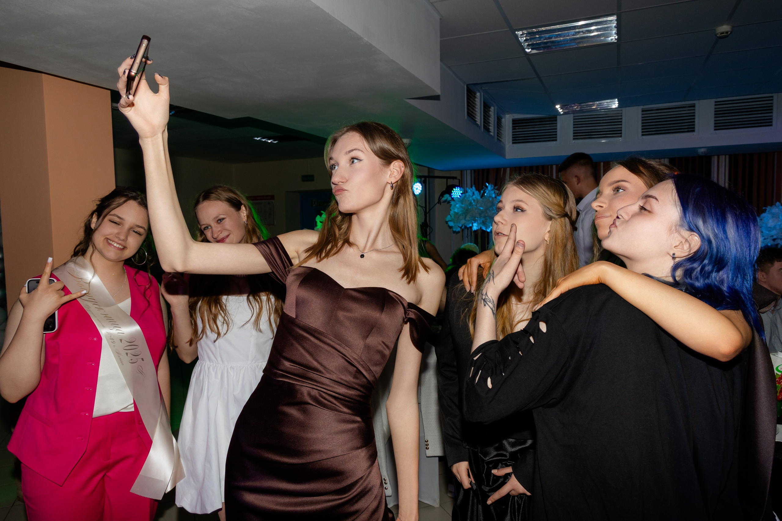 Школьный выпускной 2025 год в Минске, Беларуси. Свадебный фотограф в Минске/Беларуси Сергей Спиридонов