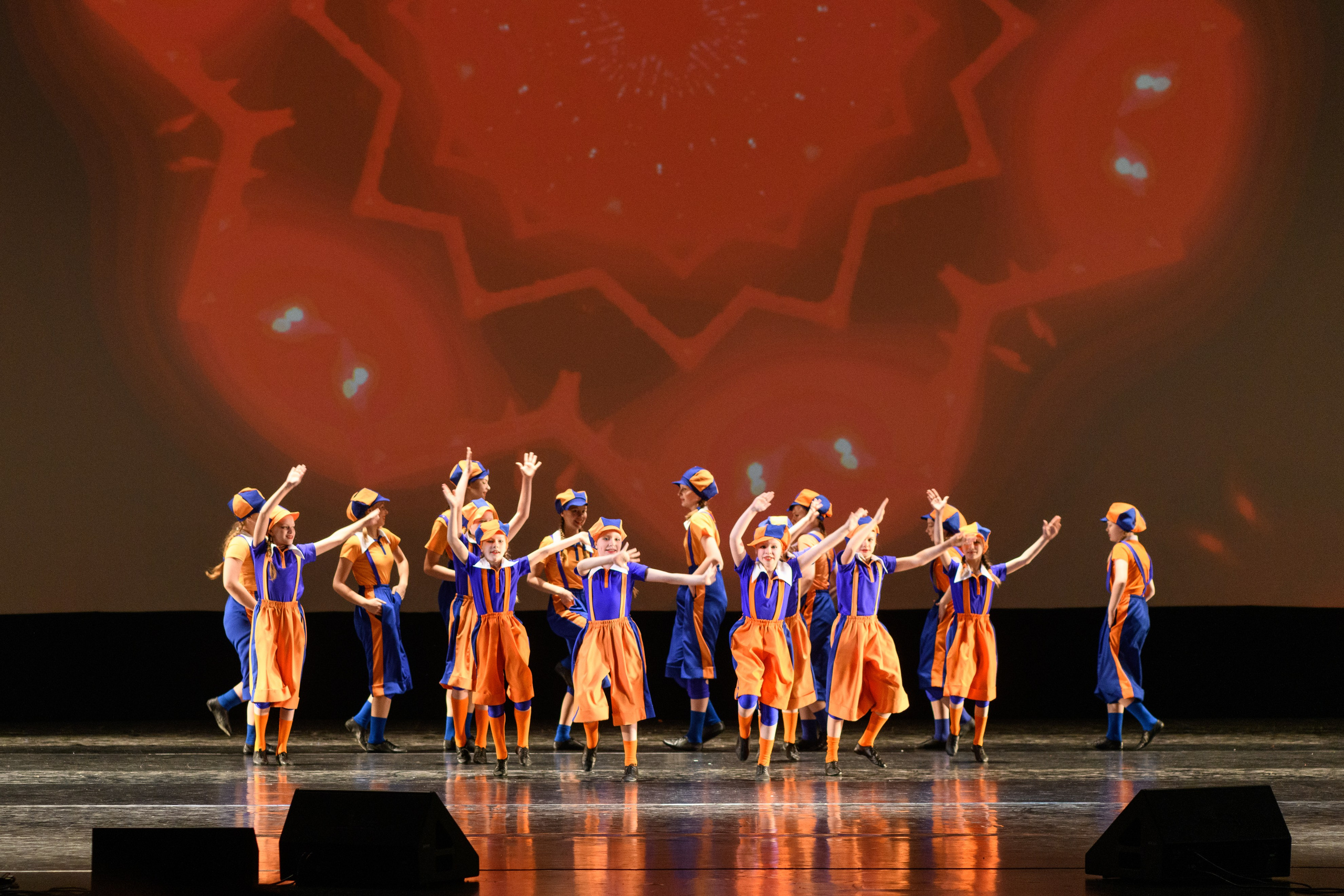 23 апреля, часть 2, БКЗ Октябрьский, г. Санкт-Петербург. Золотое яблочко