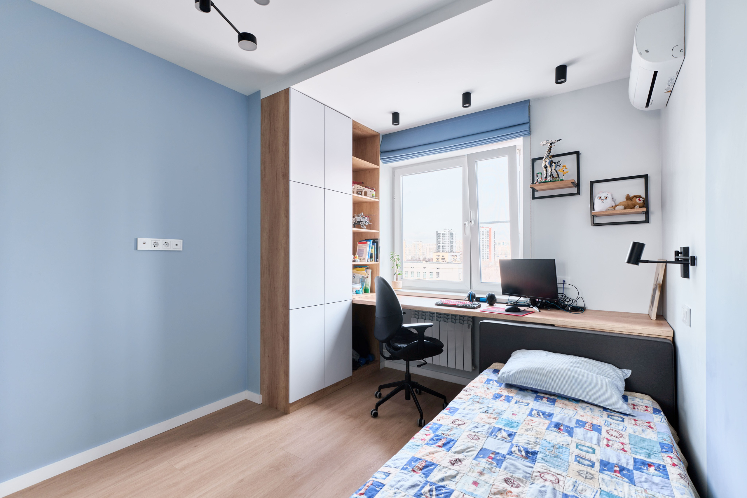 На улице Юных Ленинцев. Никита Хохловский фото и видео продакшн