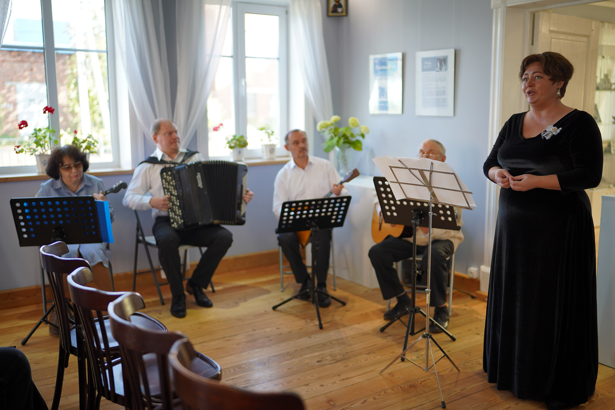 Gzhel lyrics by Nina Kvitnitskaya — Гжельская лирика Нины Квитницкой