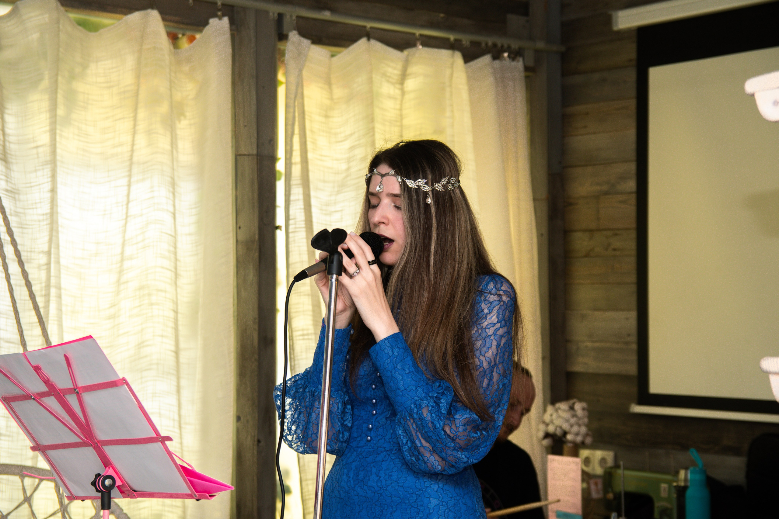 Творческий вечер автофикшн-книги Оли Черных «Абдоминально». Репортажный фотограф в Москве Legiodot