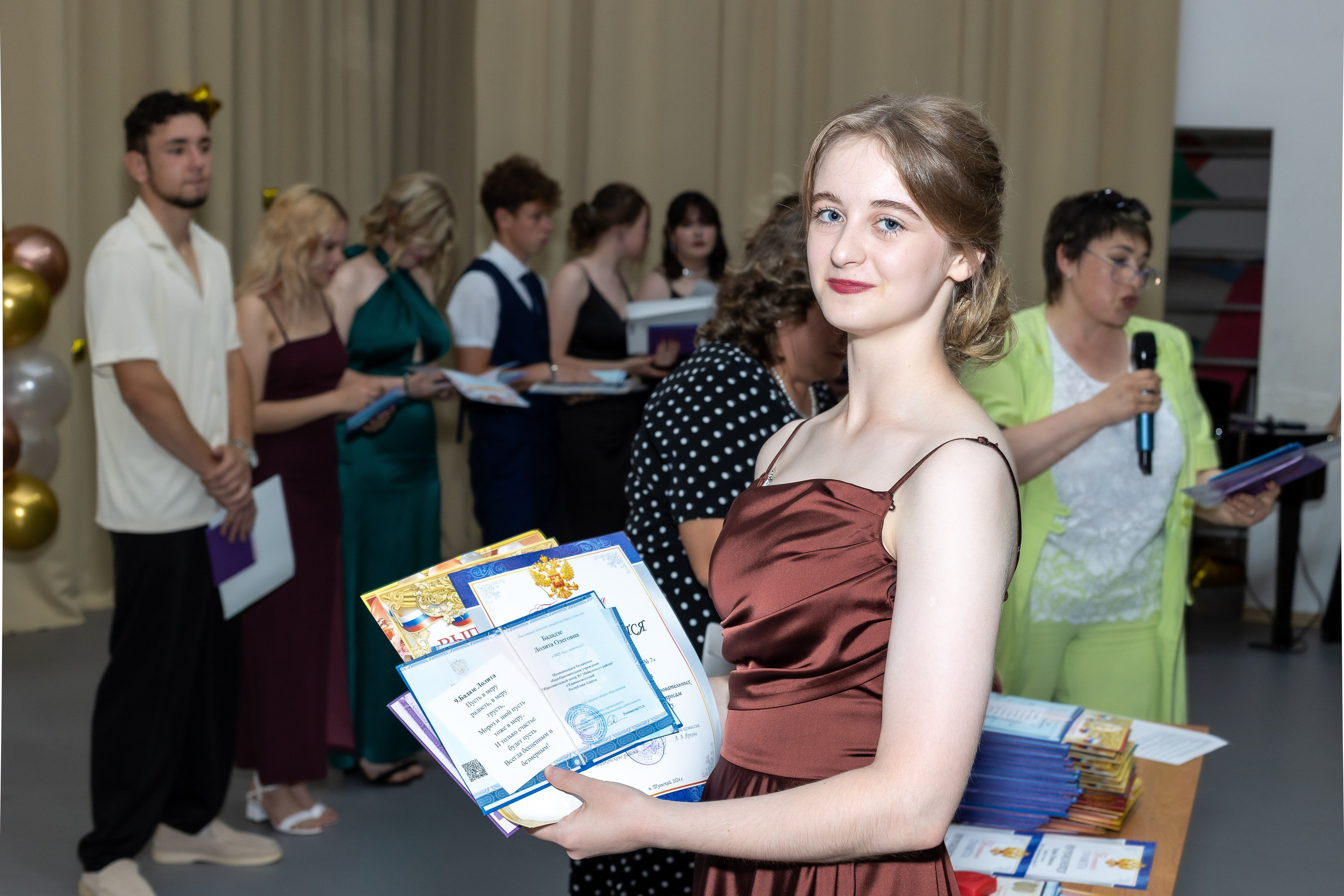 Вручение аттестата 2025. Выпускные альбомы Майкоп, Краснодар Елена Золотарева