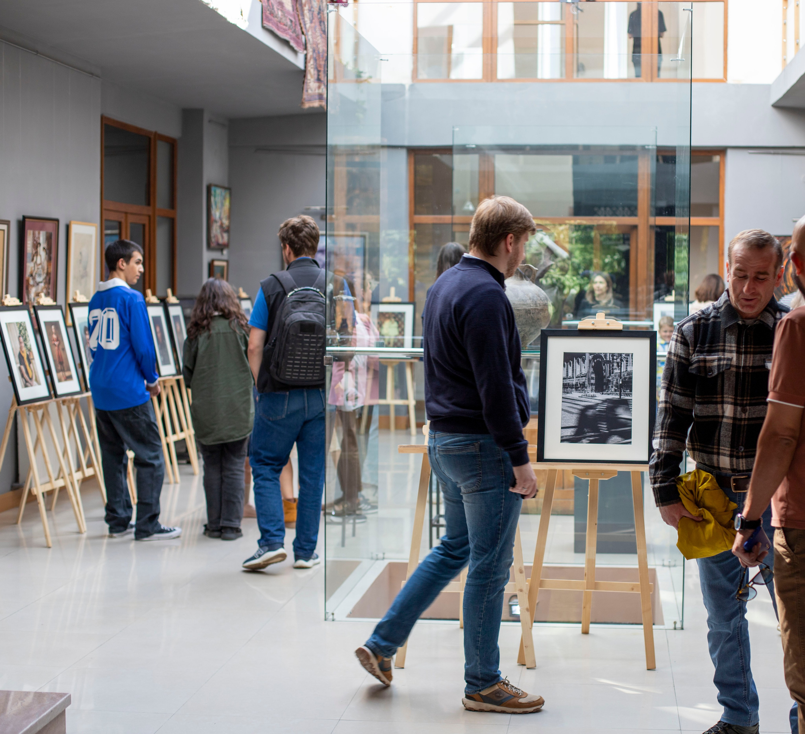 Выставка в г. Дилижан, Армения. Фоторепортаж А.Бабышевой. Арт-фотограф Ксения Якутович