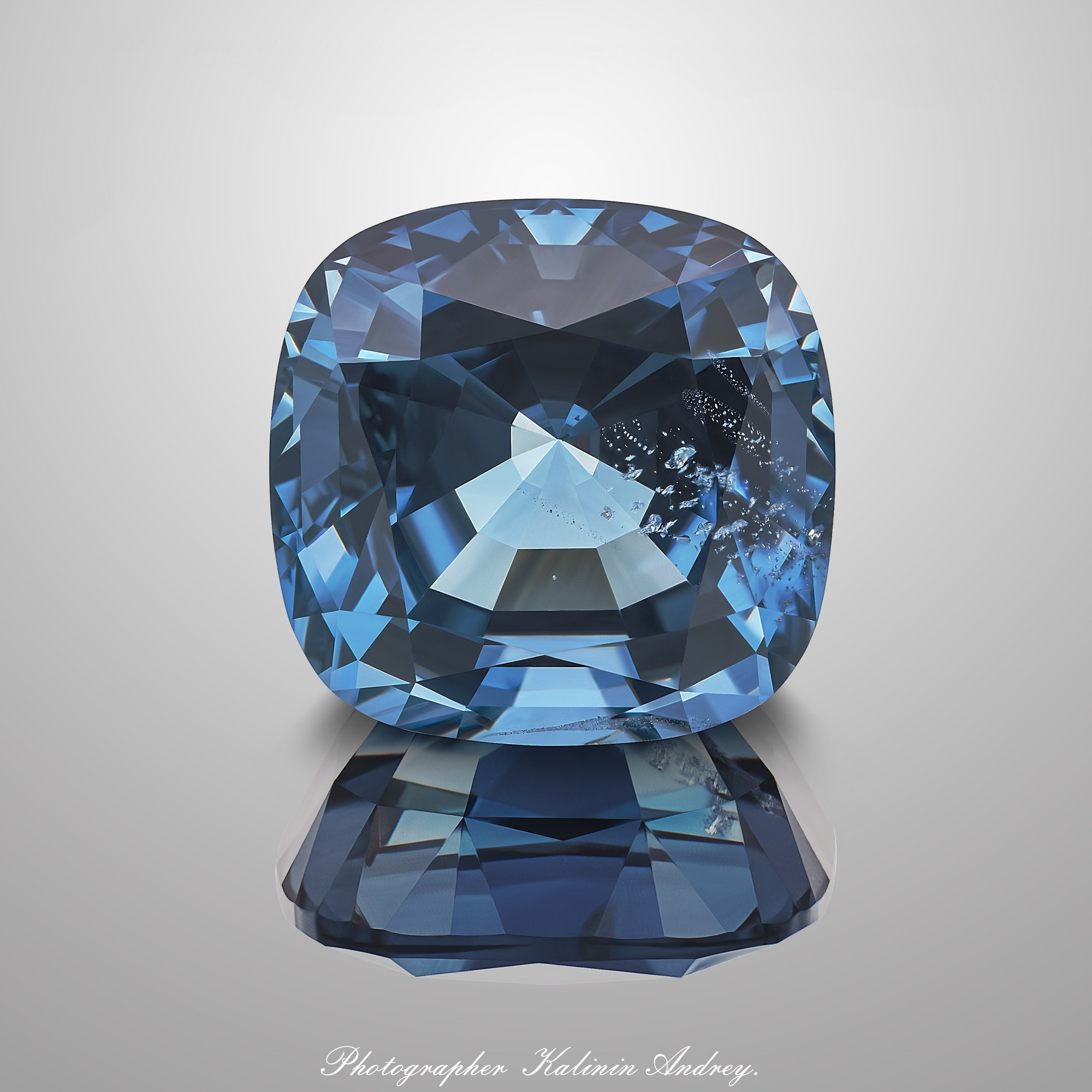 Фотографии в большом разрешении драгоценных камней на продажу купить тел +79 660 031 307. Высококачественная профессиональная рекламная фотосъёмка ювелирных украшений, драгоценных камней в Москве. Обучение, консультация