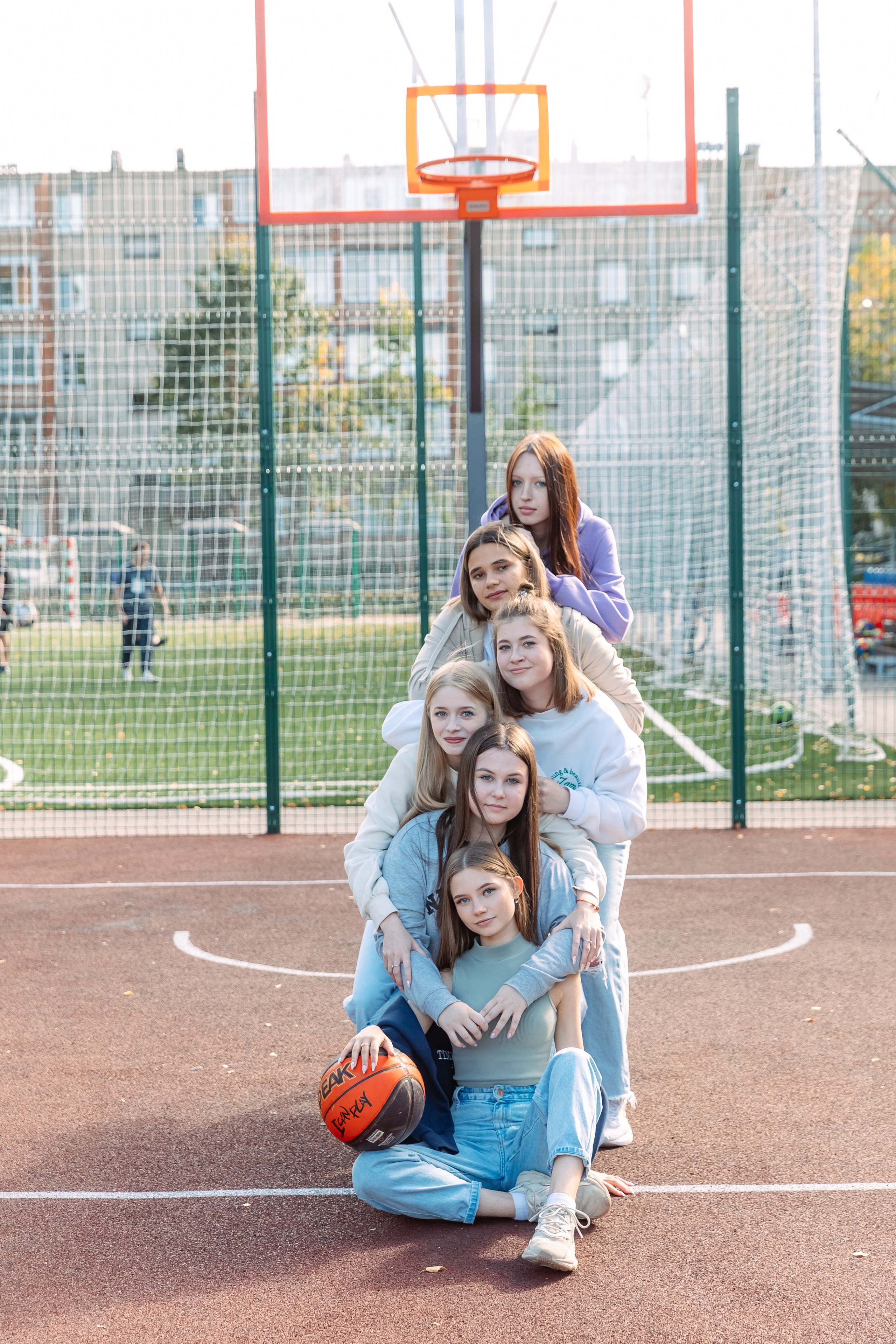 Позирование группы. Выпускные альбомы для детского сада и школы