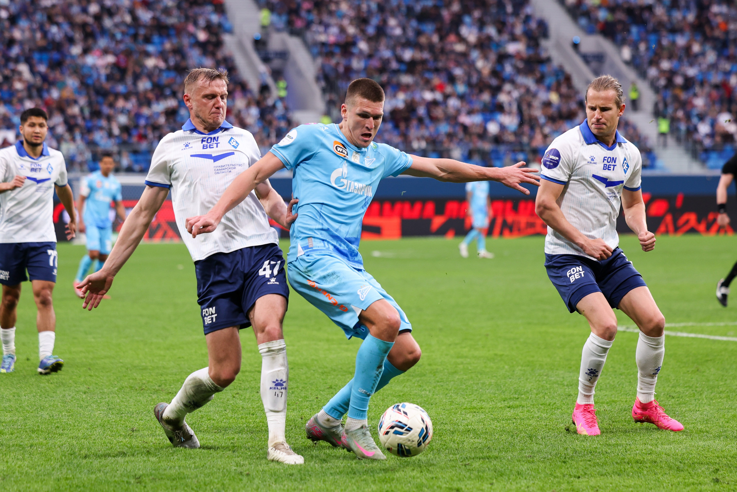 ФК «Зенит» — ФК «Крылья советов». Спортивный и репортажный фотограф Антон Тереханов