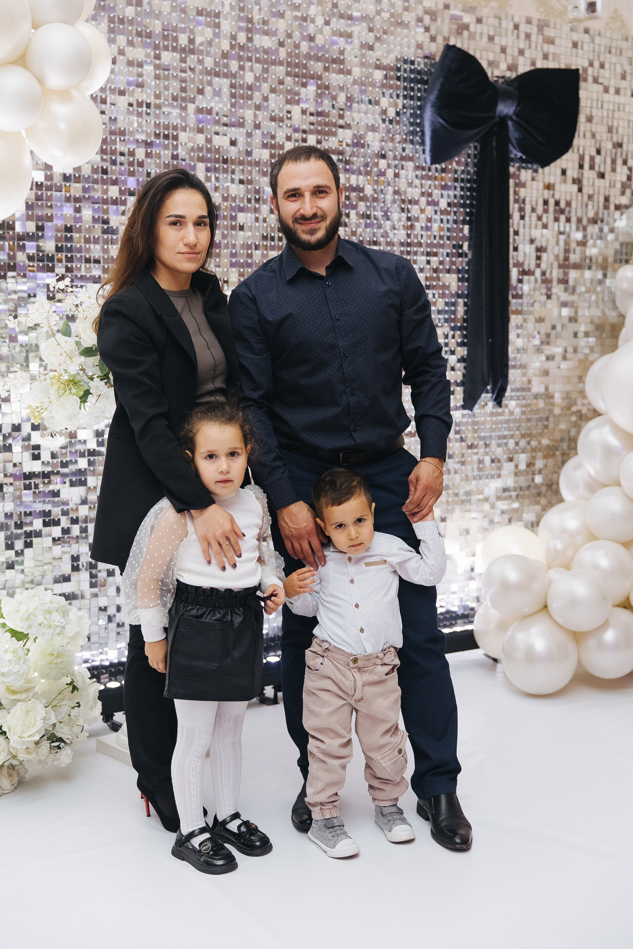 Ани и Назели. 35&5 День рождения, «Янтарь». Фотограф в Красноярске Надежда Воскресенская