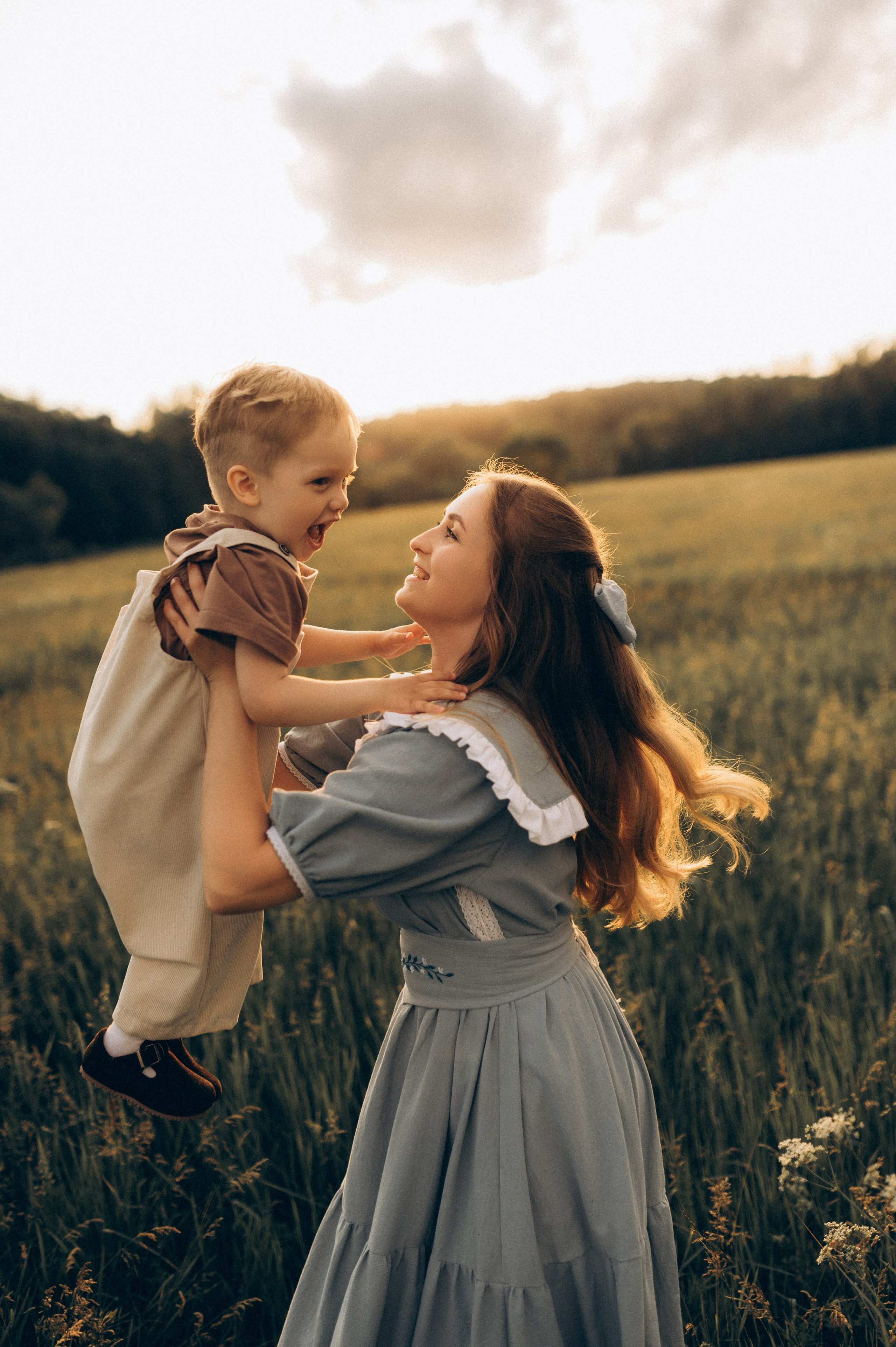 Фотосессия на природе мамы и сына. Фотограф Алексин, Тула