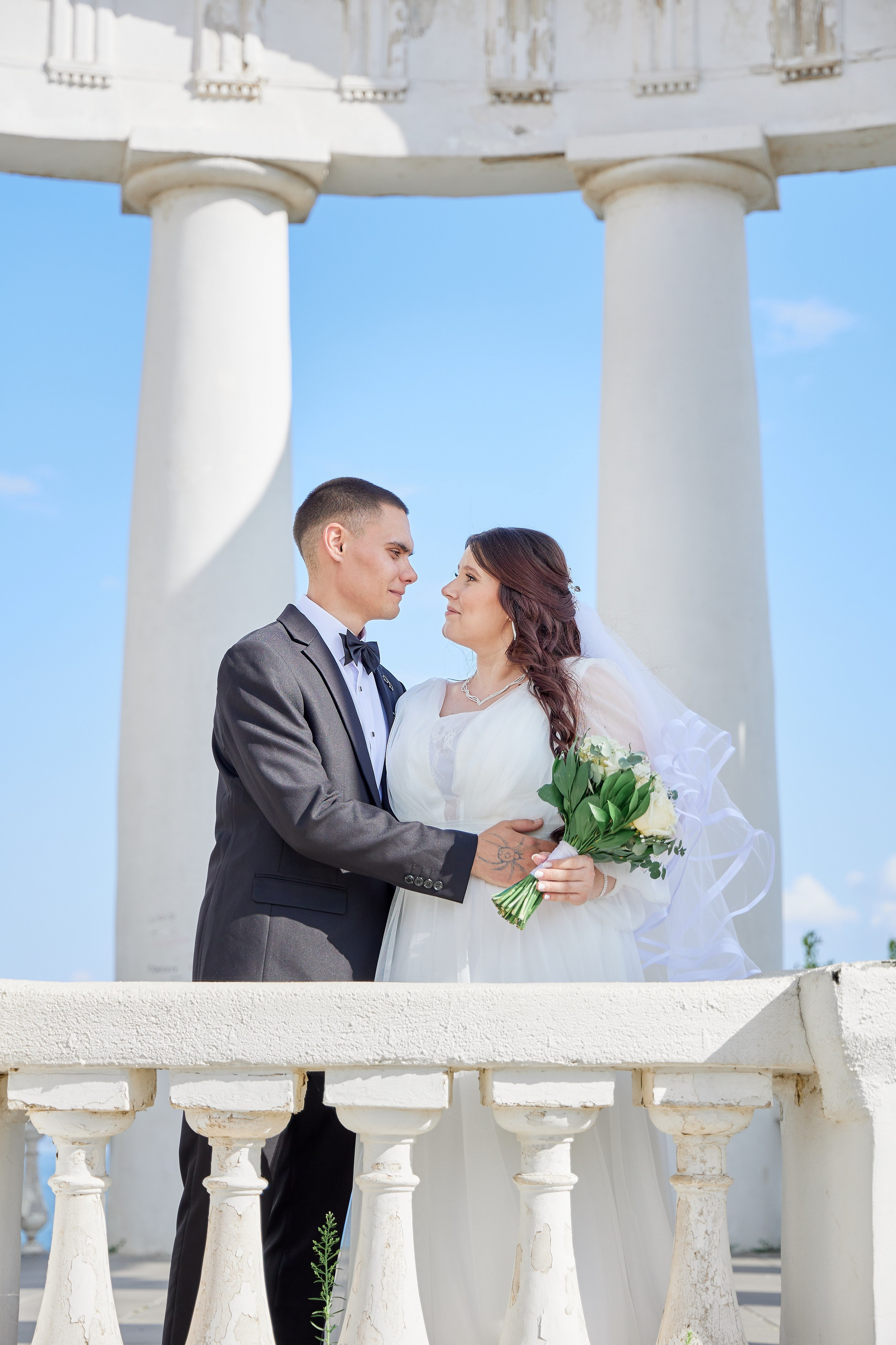 Фотосъемка в ЗАГСе, прогулка молодых, банкет