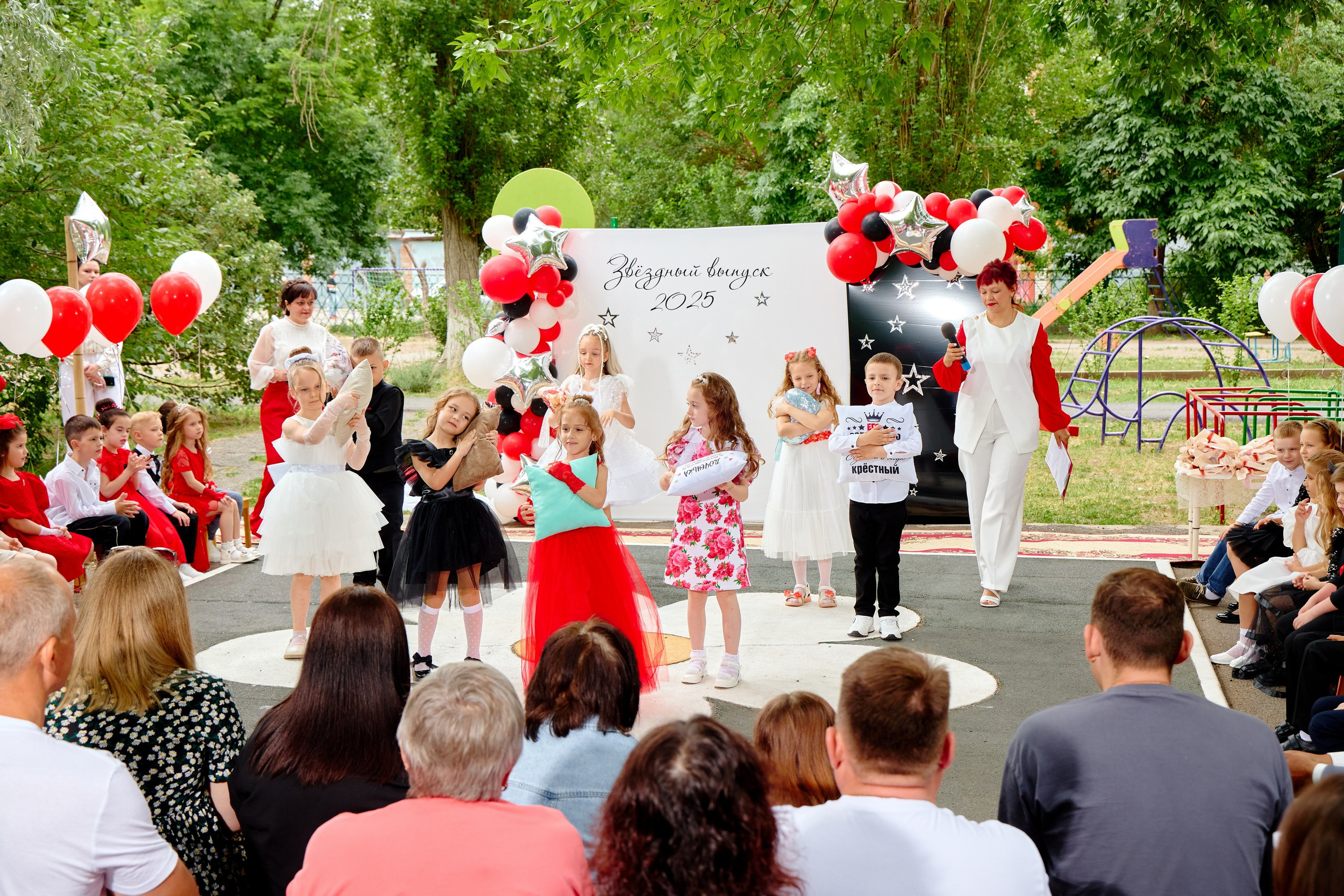 Выпускной 45 сад. Фотограф Выпускные альбомы Таганрог Сергей Коробченко