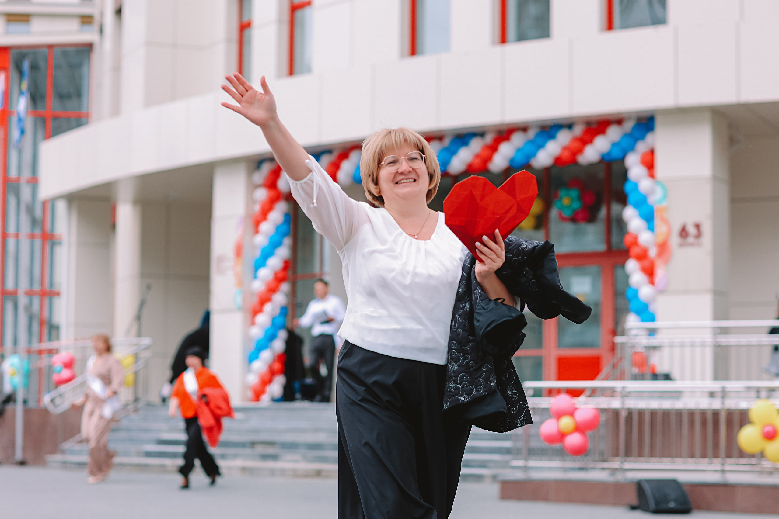 Последний звонок. Семейный фотограф Тюмень, фотограф на роды Салмина Мария