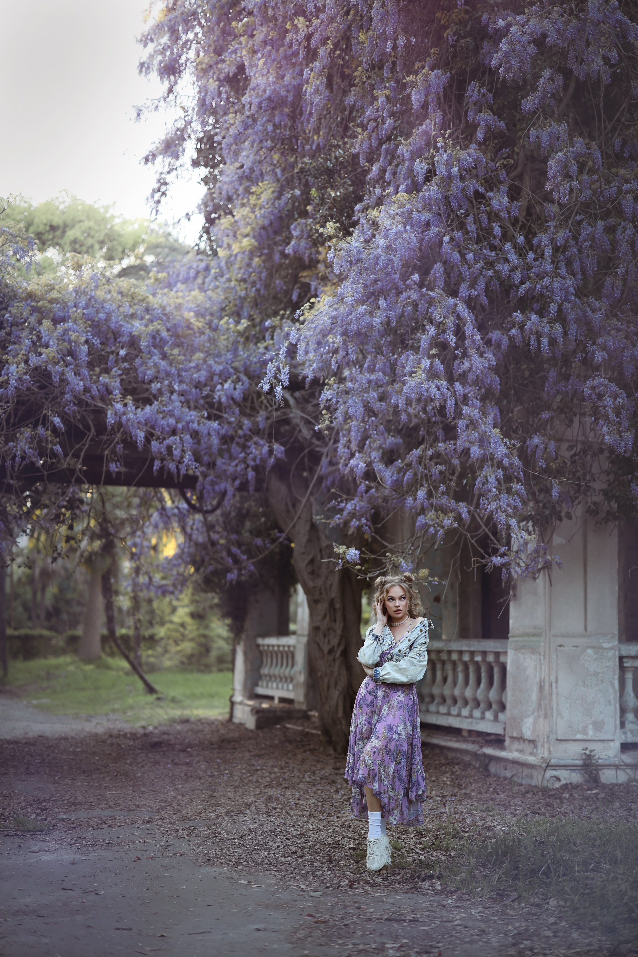 Фотосессия в глицинии для Юлии. Свадебный и семейный фотограф в Абхазии Жанна Соснина